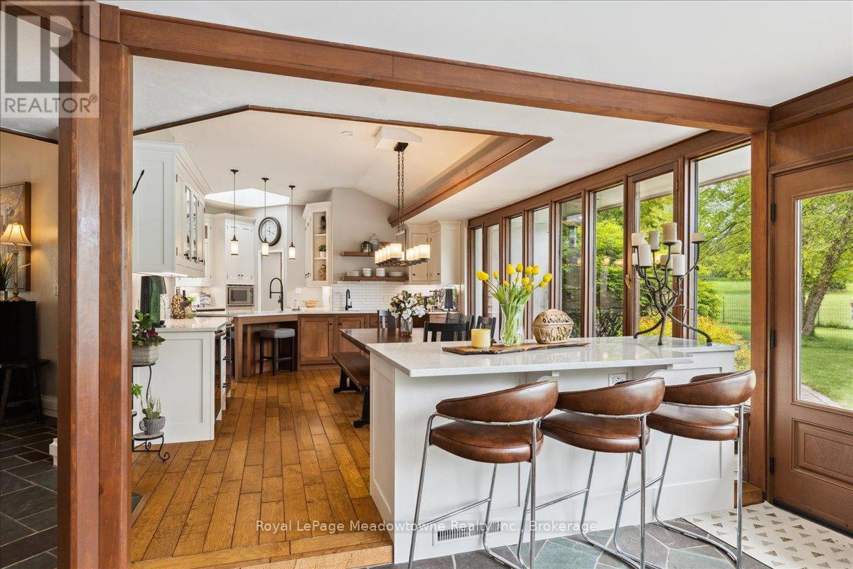 












10632 FIFTH LINE

,
Milton (NA Rural Nassagaweya),




Ontario
N0B2K0

