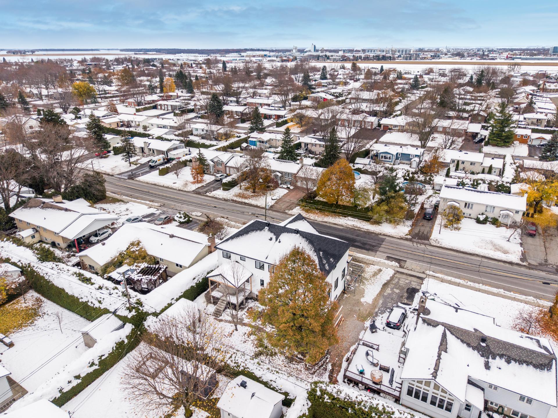 









6295


Av. Pinard

,
Saint-Hyacinthe,




QC
J2S8S7

