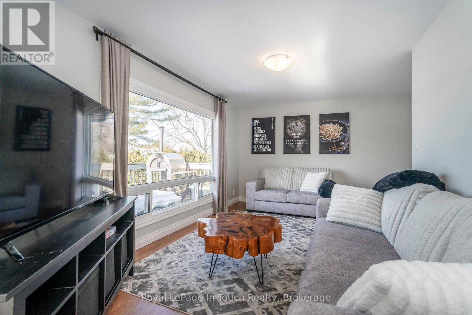 












164 DUCK BAY ROAD

,
Tay (Waubaushene),




Ontario
L0K2C0

