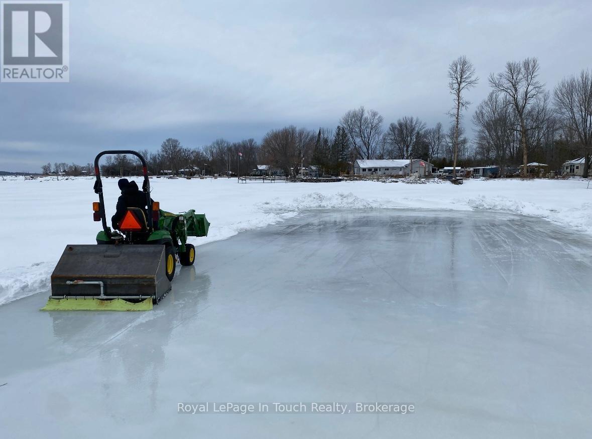 












164 DUCK BAY ROAD

,
Tay (Waubaushene),




Ontario
L0K2C0

