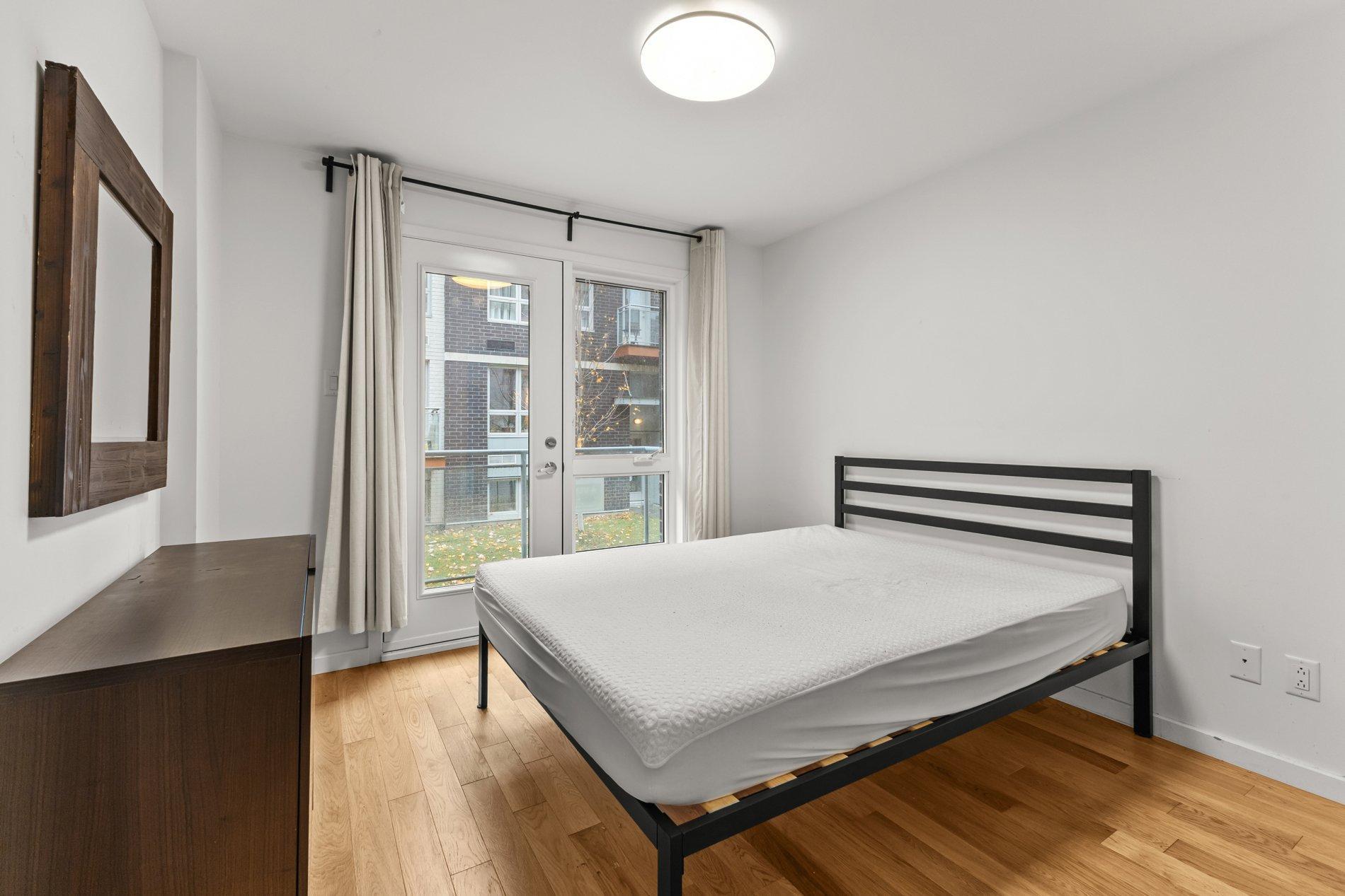 









558


Rue Nicolet

,
Montréal (Mercier/Hochelaga-Maisonneuve),




QC
H1W0C2

