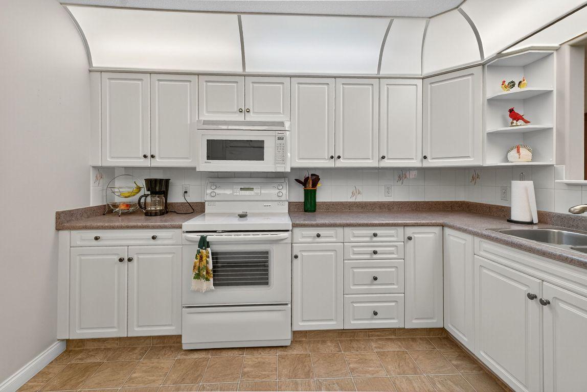 









1800


Parkview

Crescent, 10,
Kelowna,




BC
V1X 7G6

