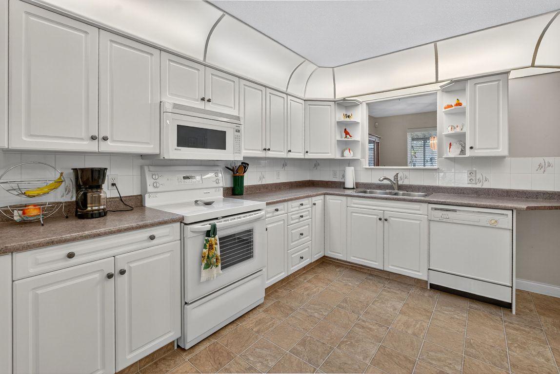 









1800


Parkview

Crescent, 10,
Kelowna,




BC
V1X 7G6

