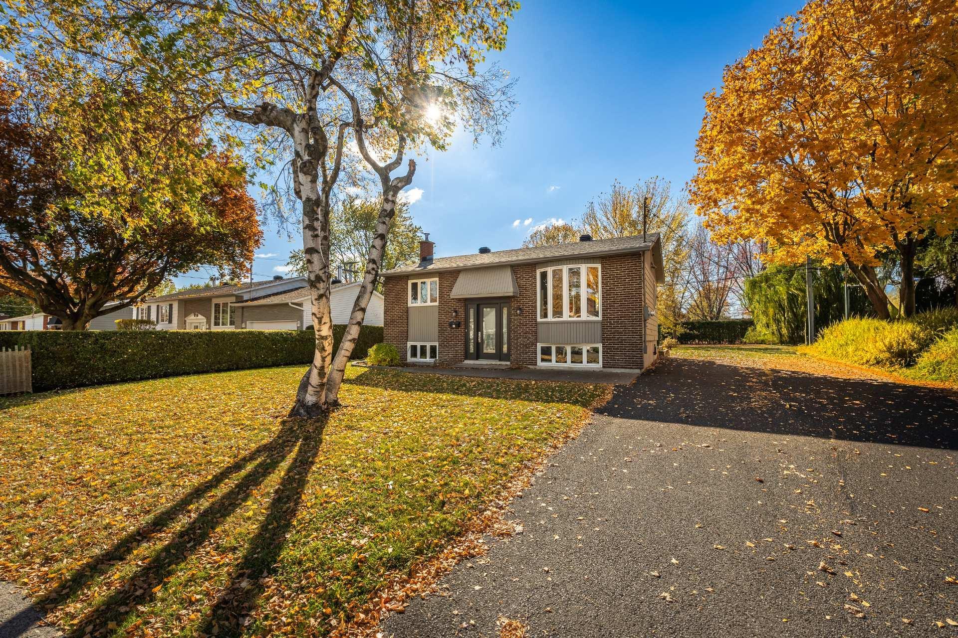 









86


Rue Deslauriers

,
Beloeil,




QC
J3G3E1

