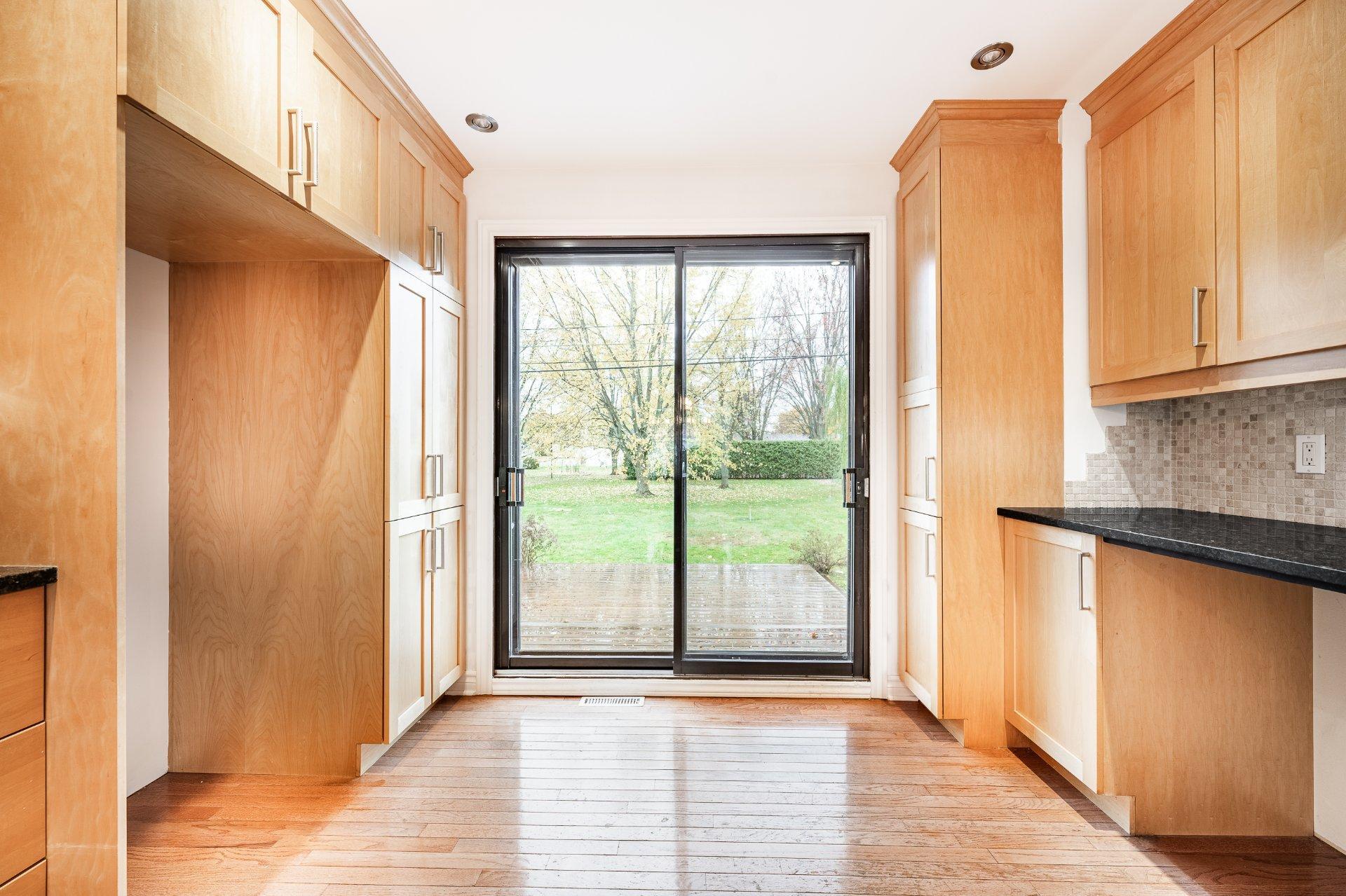 









86


Rue Deslauriers

,
Beloeil,




QC
J3G3E1

