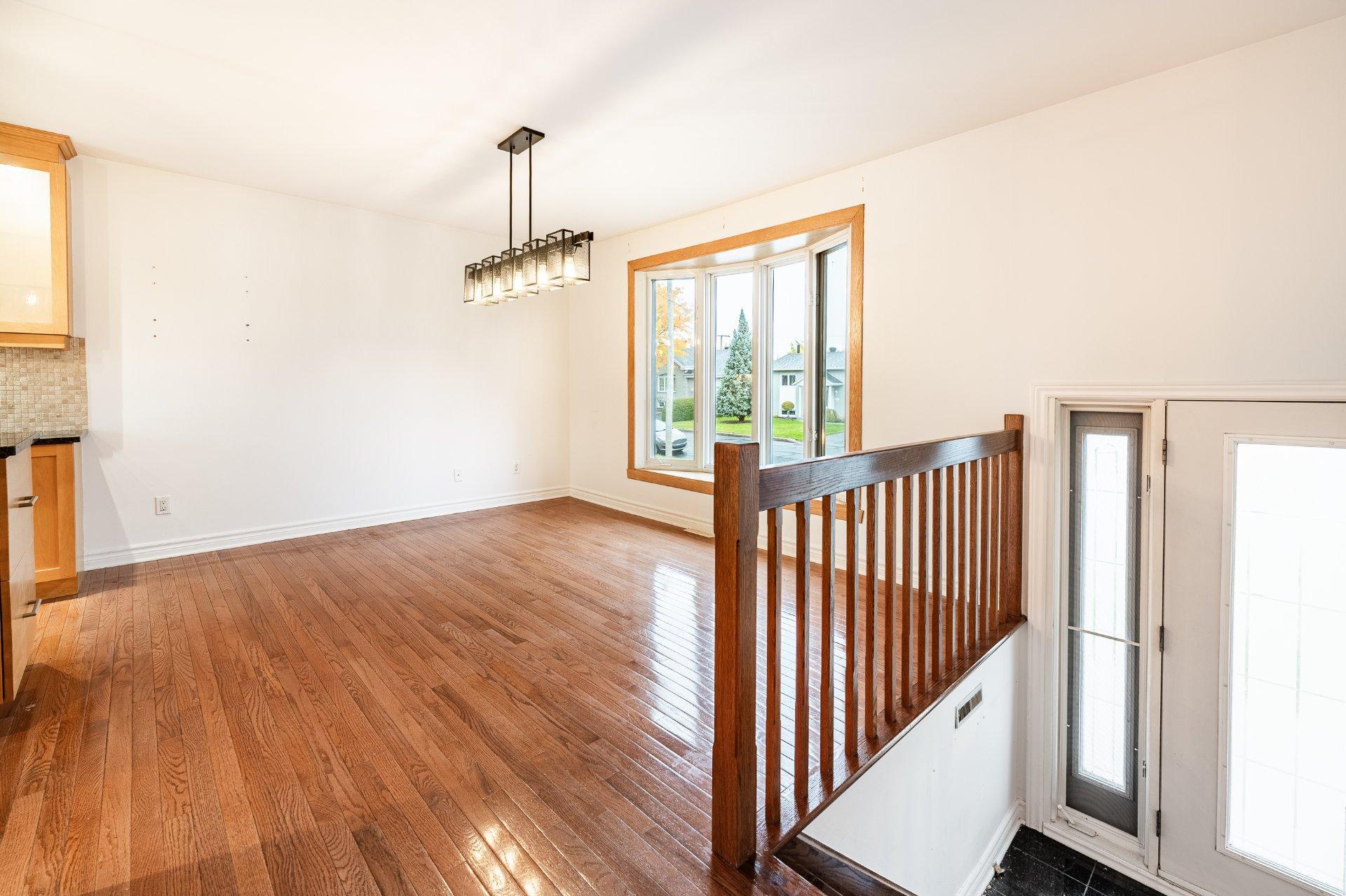 









86


Rue Deslauriers

,
Beloeil,




QC
J3G3E1

