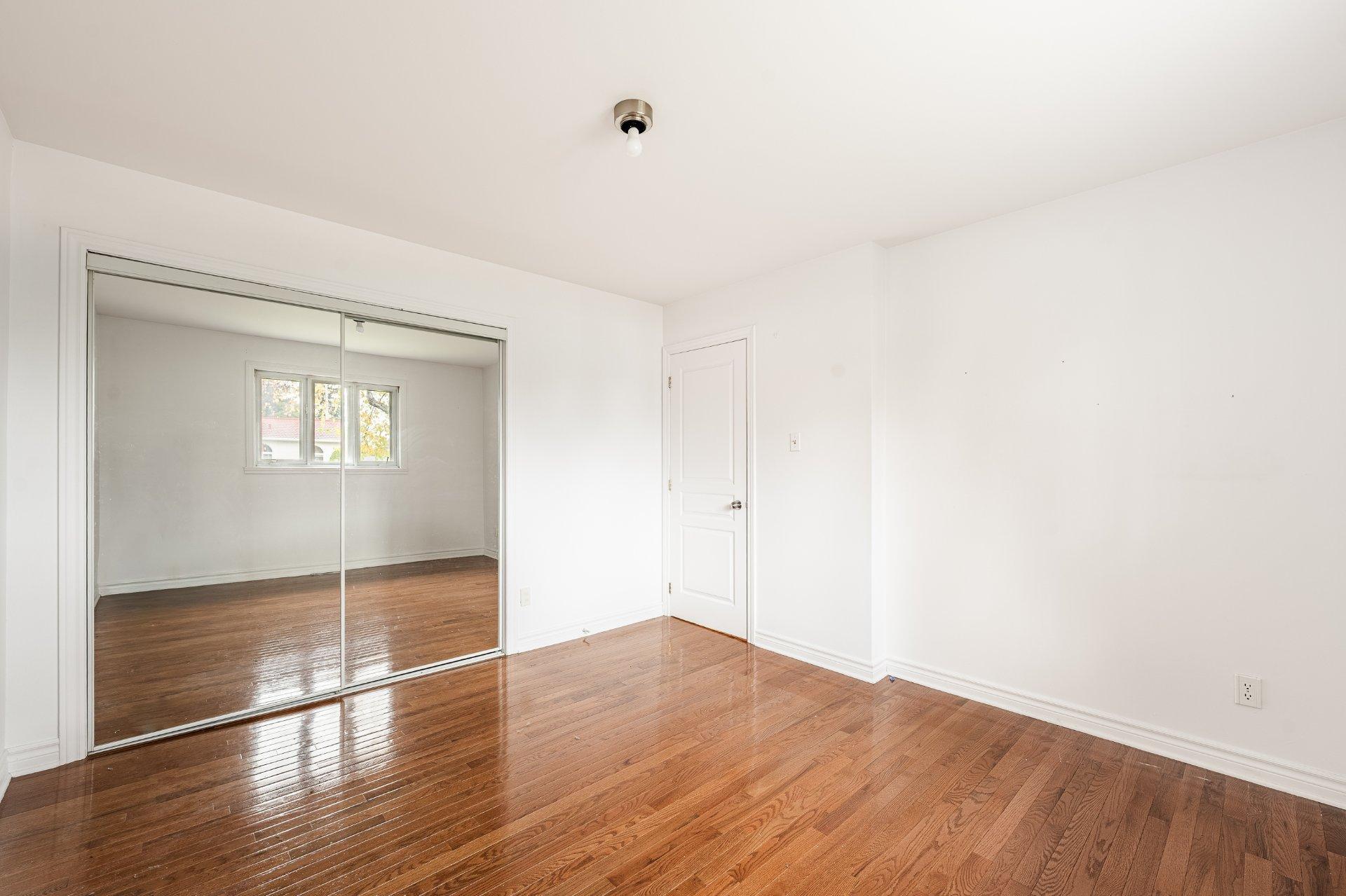 









86


Rue Deslauriers

,
Beloeil,




QC
J3G3E1

