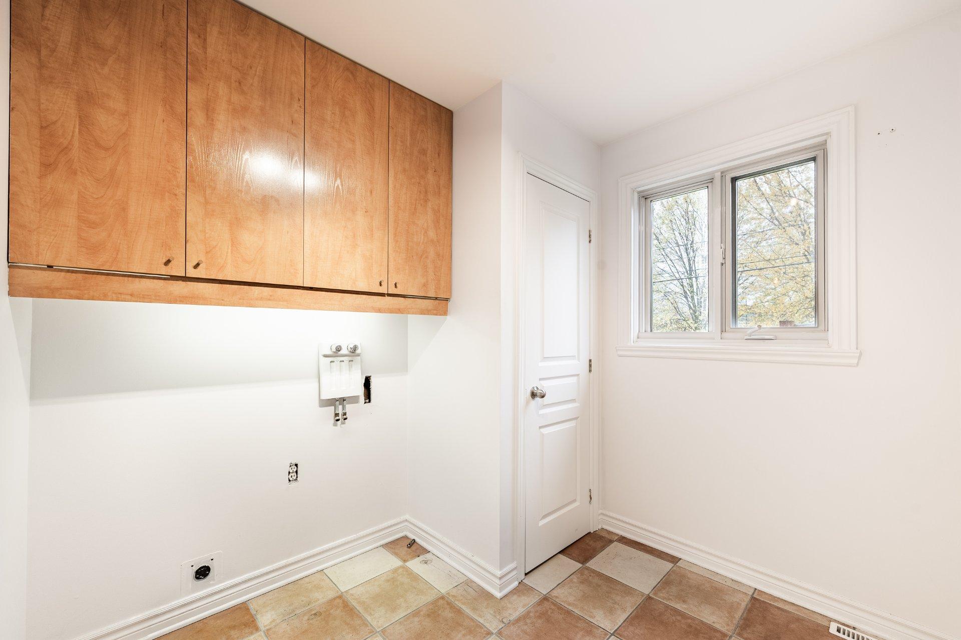 









86


Rue Deslauriers

,
Beloeil,




QC
J3G3E1

