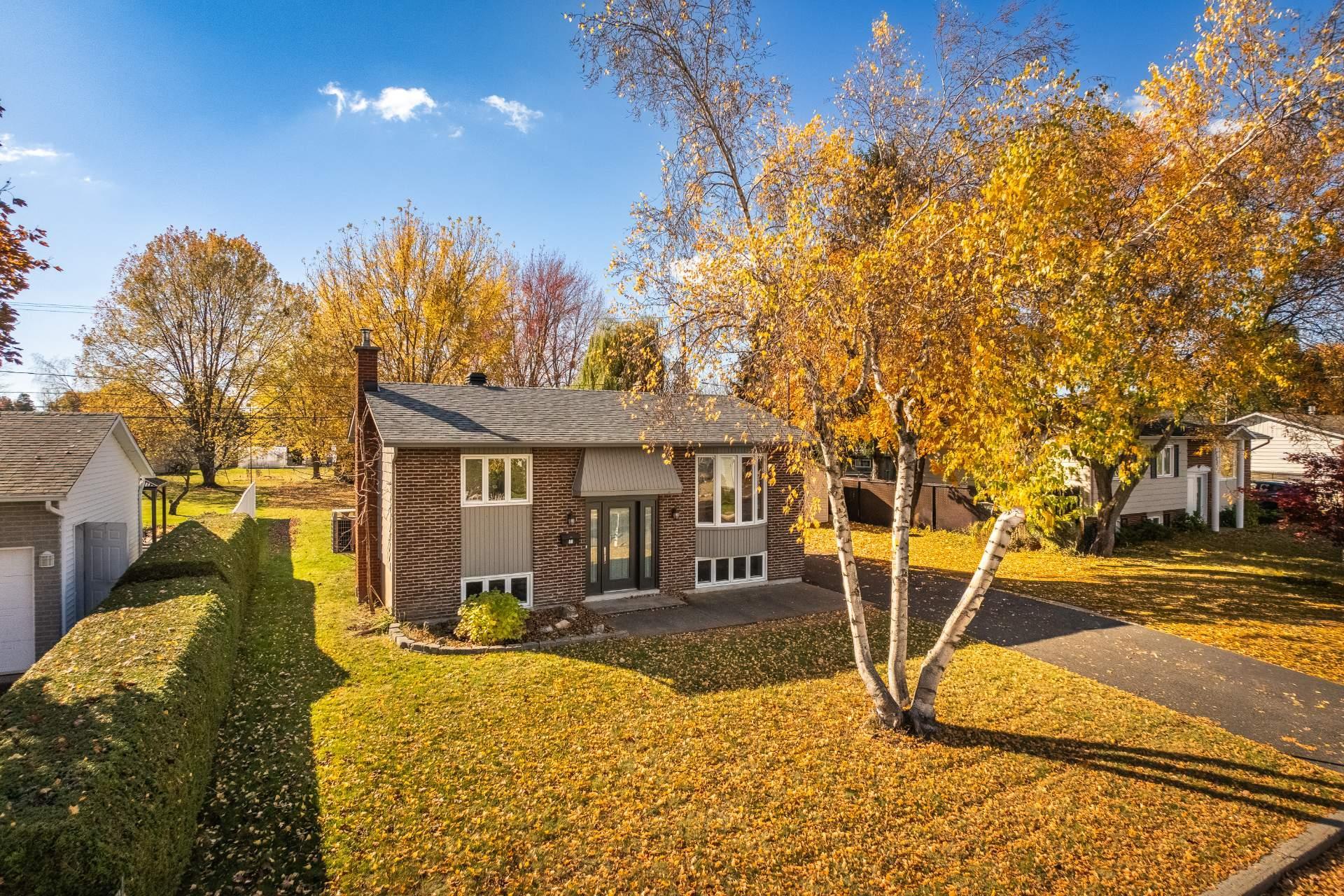 









86


Rue Deslauriers

,
Beloeil,




QC
J3G3E1

