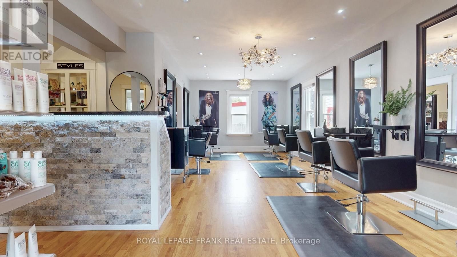 












21 WILBUR AVENUE

,
Scugog (Port Perry),




Ontario
L9L1J4

