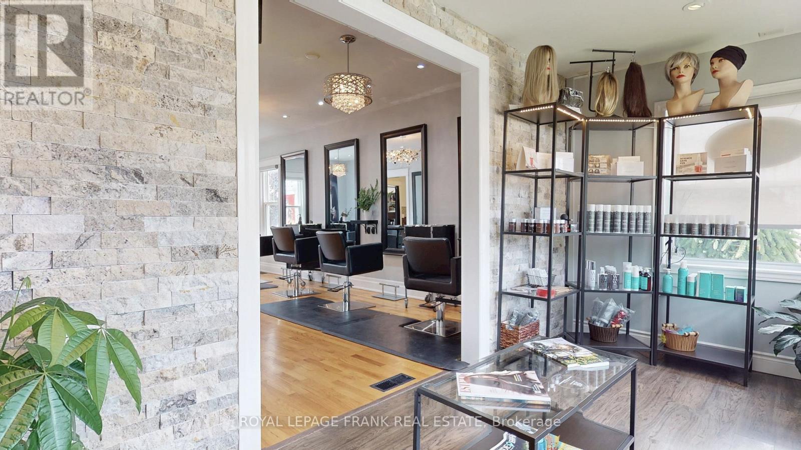 












21 WILBUR AVENUE

,
Scugog (Port Perry),




Ontario
L9L1J4

