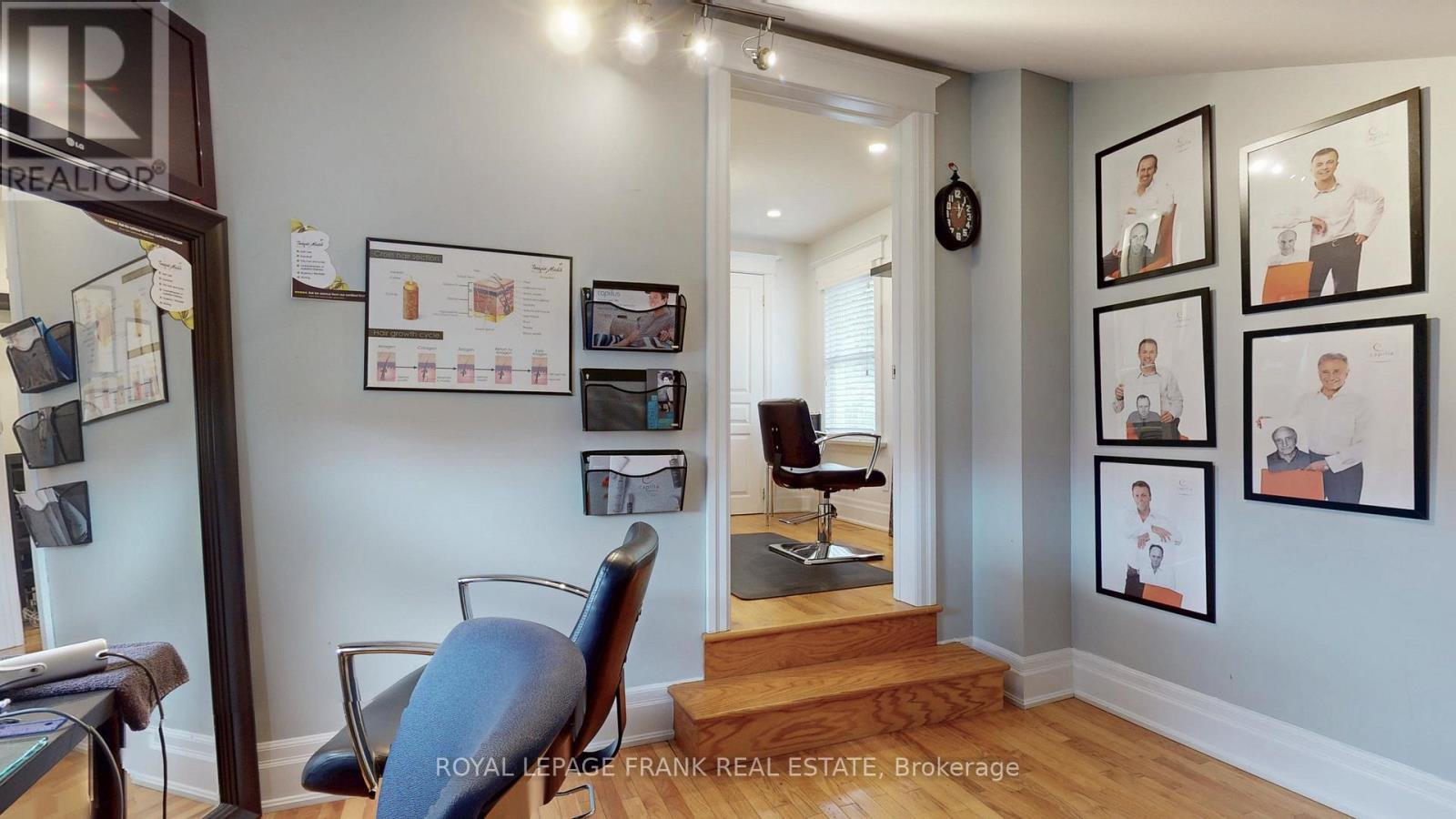 












21 WILBUR AVENUE

,
Scugog (Port Perry),




Ontario
L9L1J4

