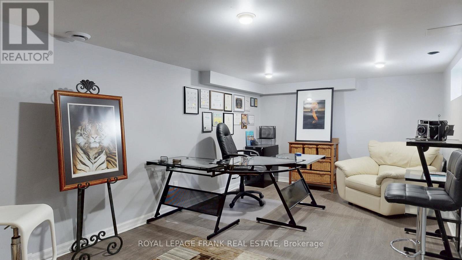 












21 WILBUR AVENUE

,
Scugog (Port Perry),




Ontario
L9L1J4

