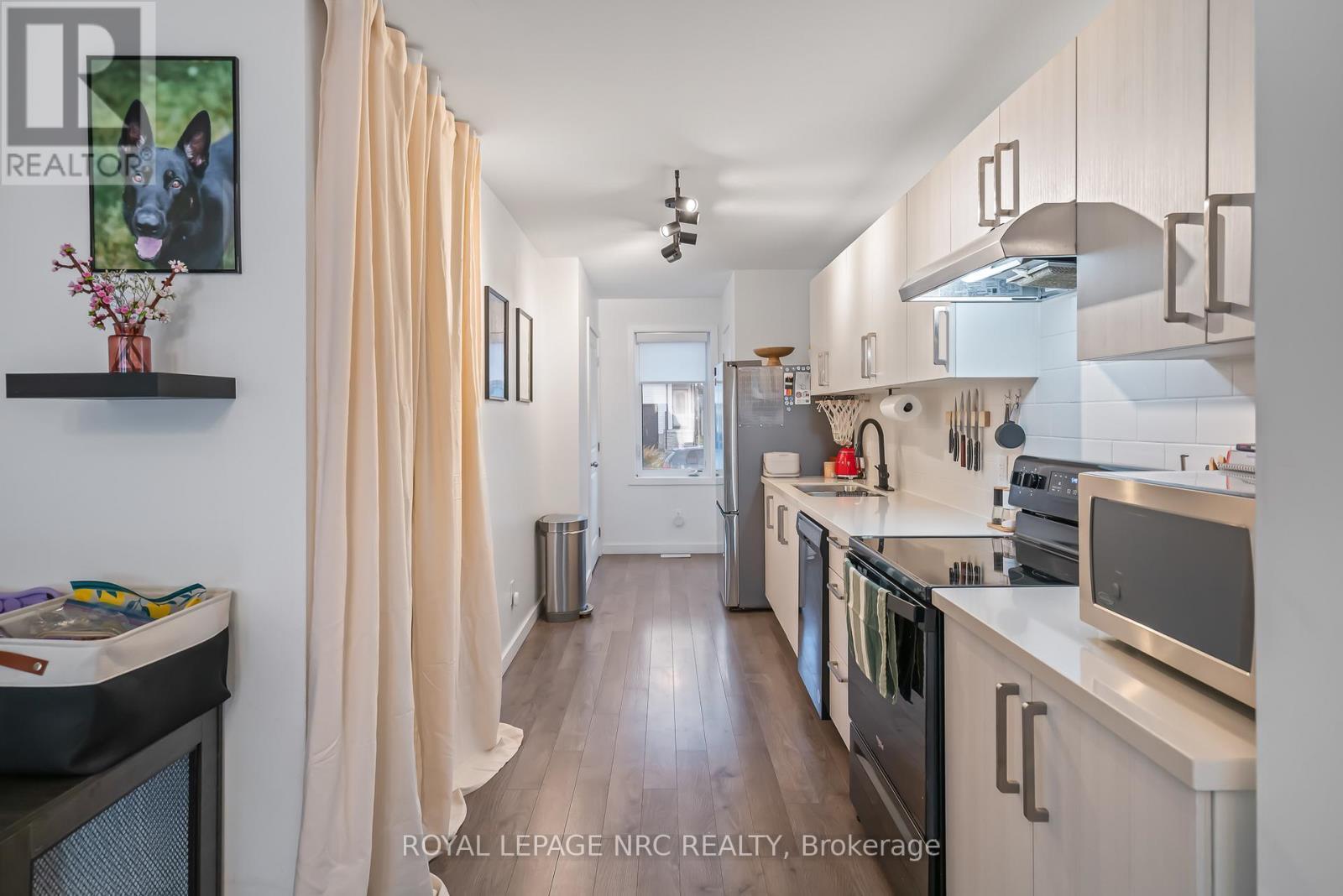 












305 CHAFFEY STREET

,
Welland (Lincoln/Crowland),




Ontario
L3B0K5

