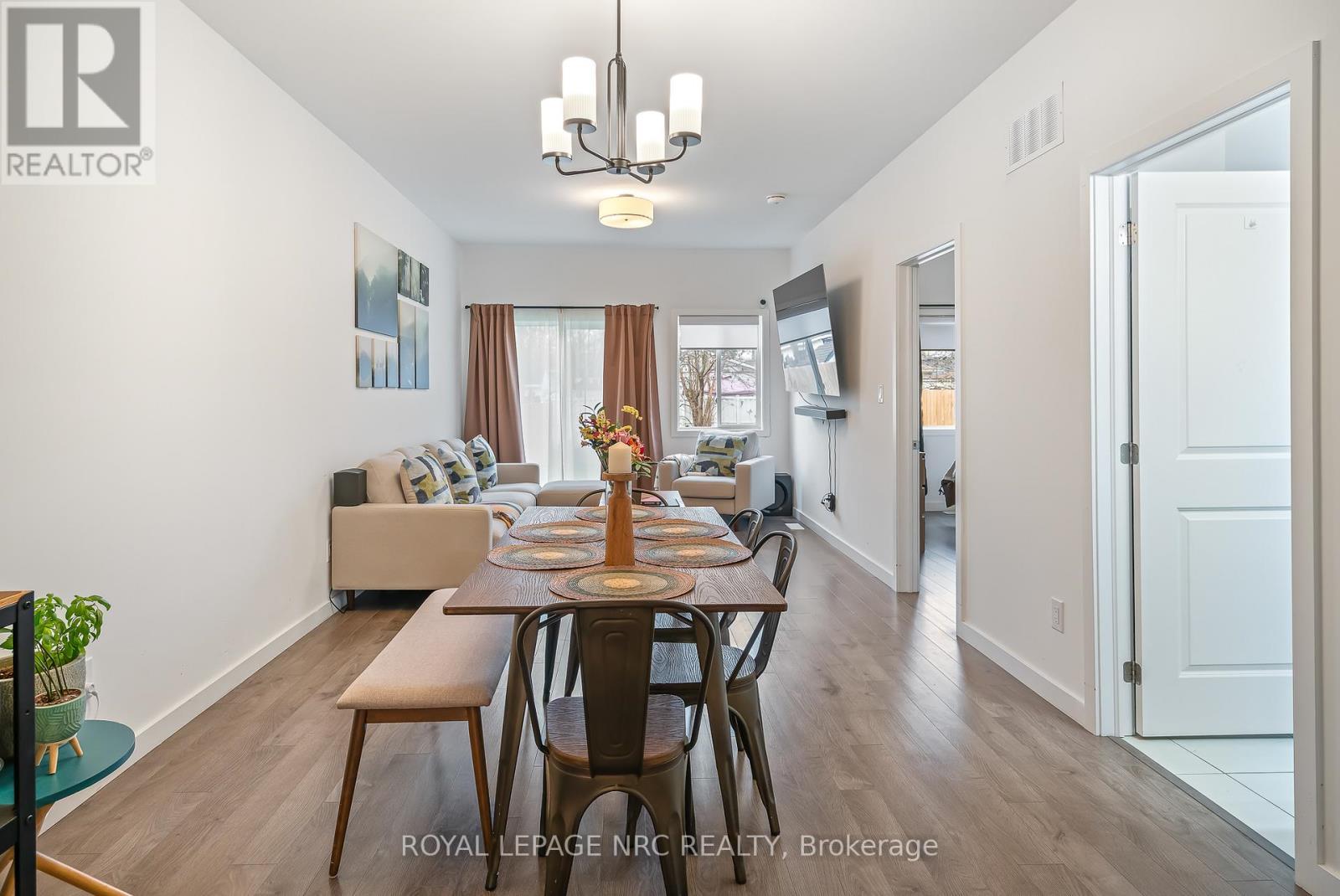 












305 CHAFFEY STREET

,
Welland (Lincoln/Crowland),




Ontario
L3B0K5

