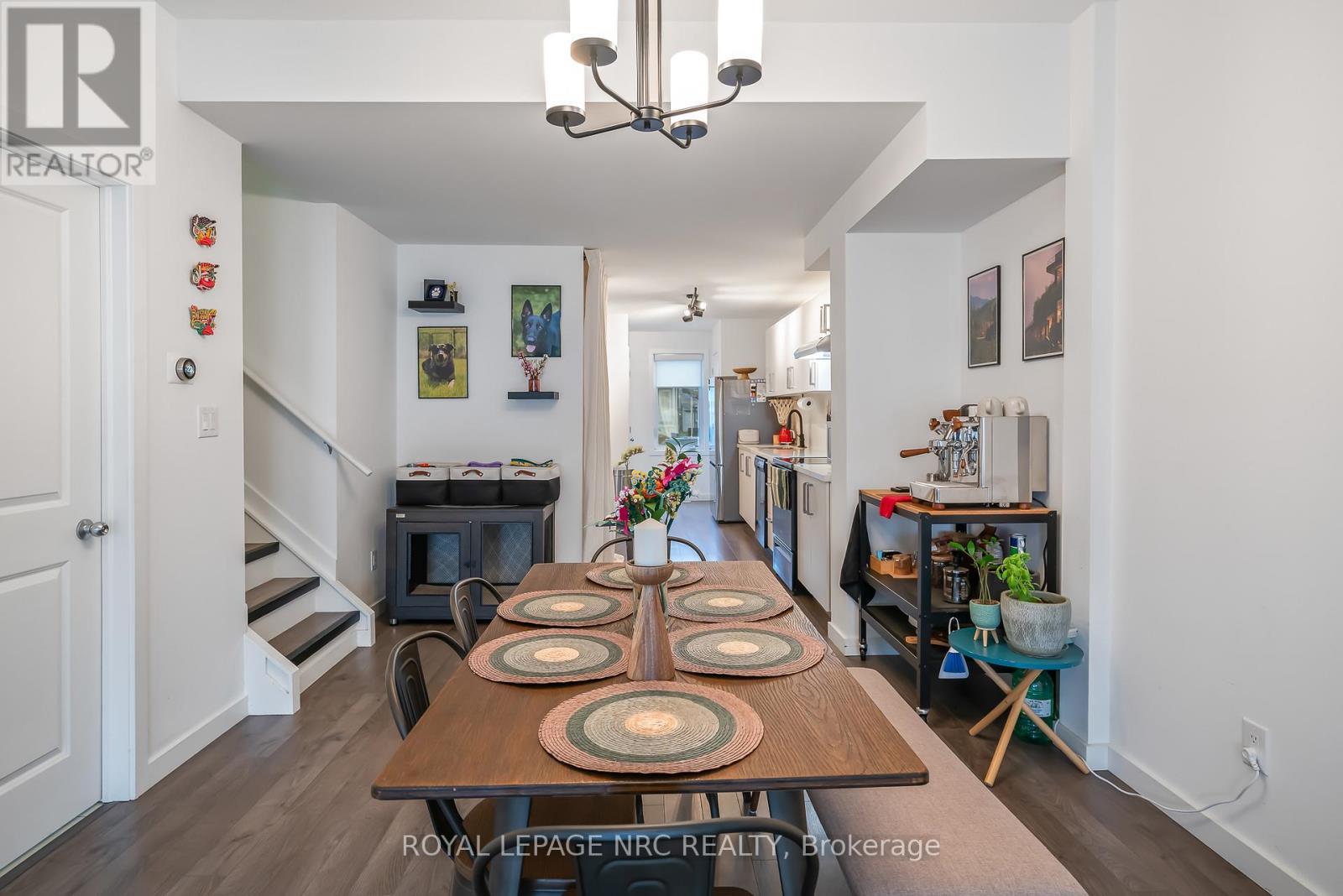 












305 CHAFFEY STREET

,
Welland (Lincoln/Crowland),




Ontario
L3B0K5

