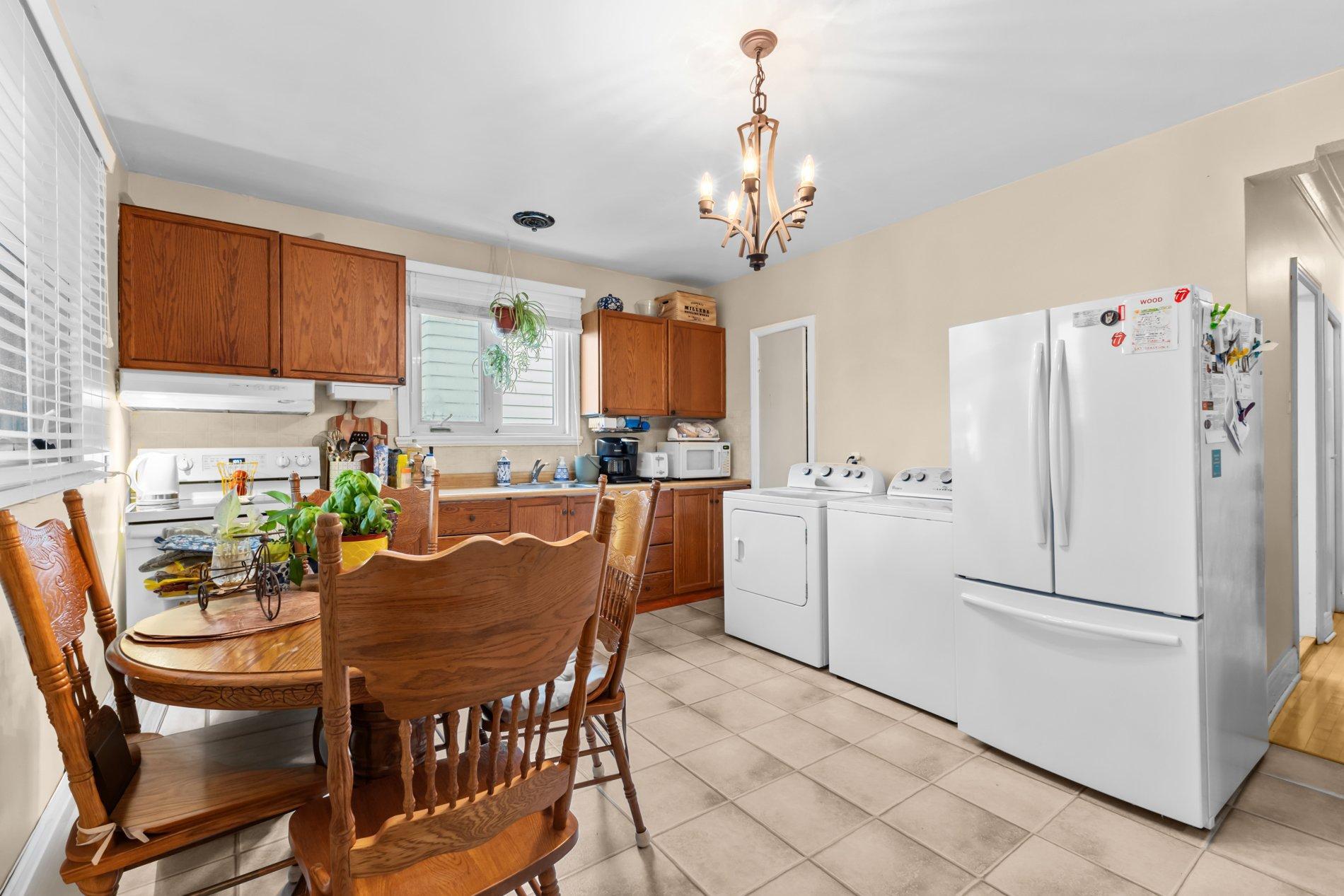 









782

 - 784


9e Avenue

,
Montréal (Lachine),




QC
H8S3C6

