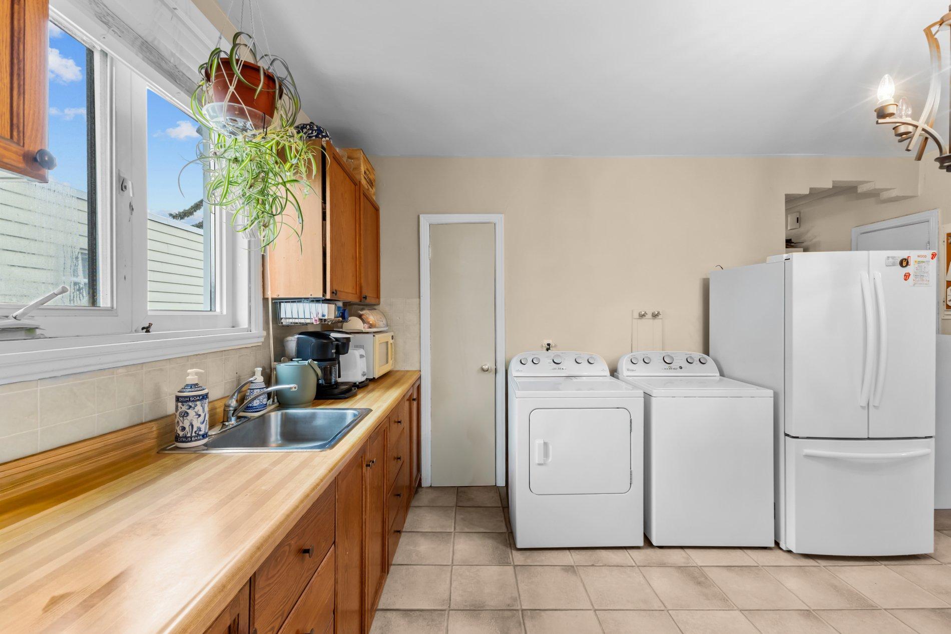 









782

 - 784


9e Avenue

,
Montréal (Lachine),




QC
H8S3C6

