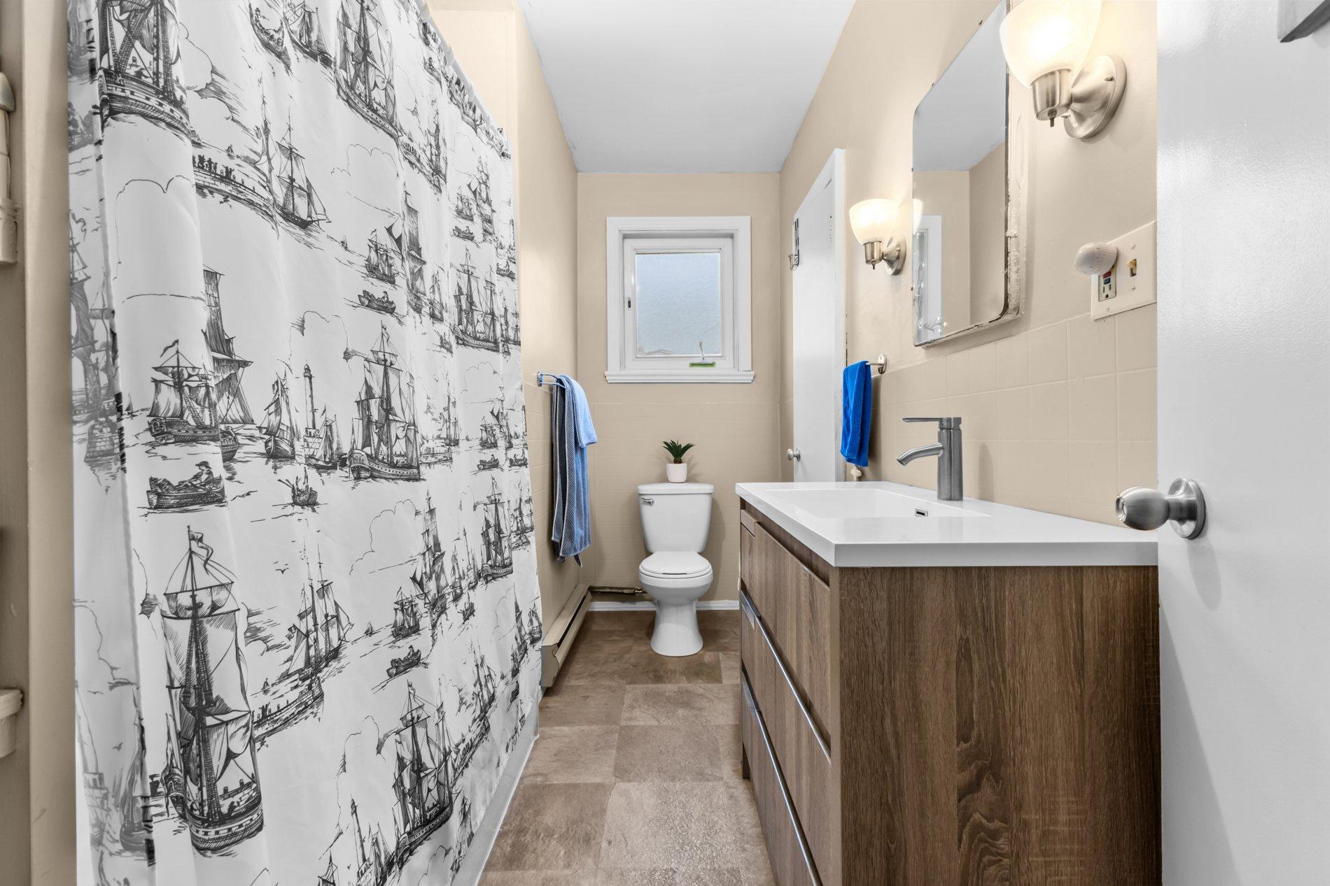 









782

 - 784


9e Avenue

,
Montréal (Lachine),




QC
H8S3C6

