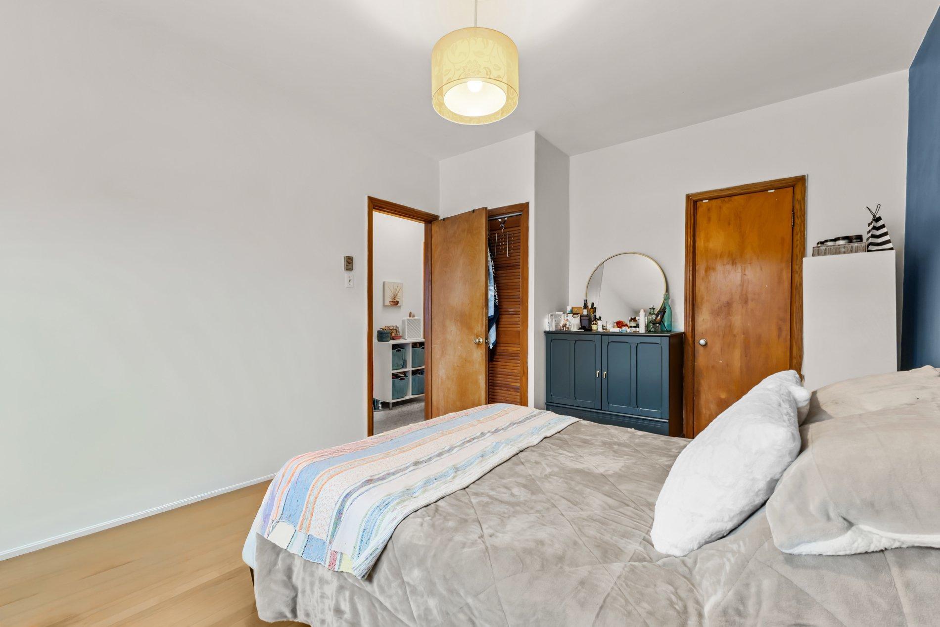 









782

 - 784


9e Avenue

,
Montréal (Lachine),




QC
H8S3C6

