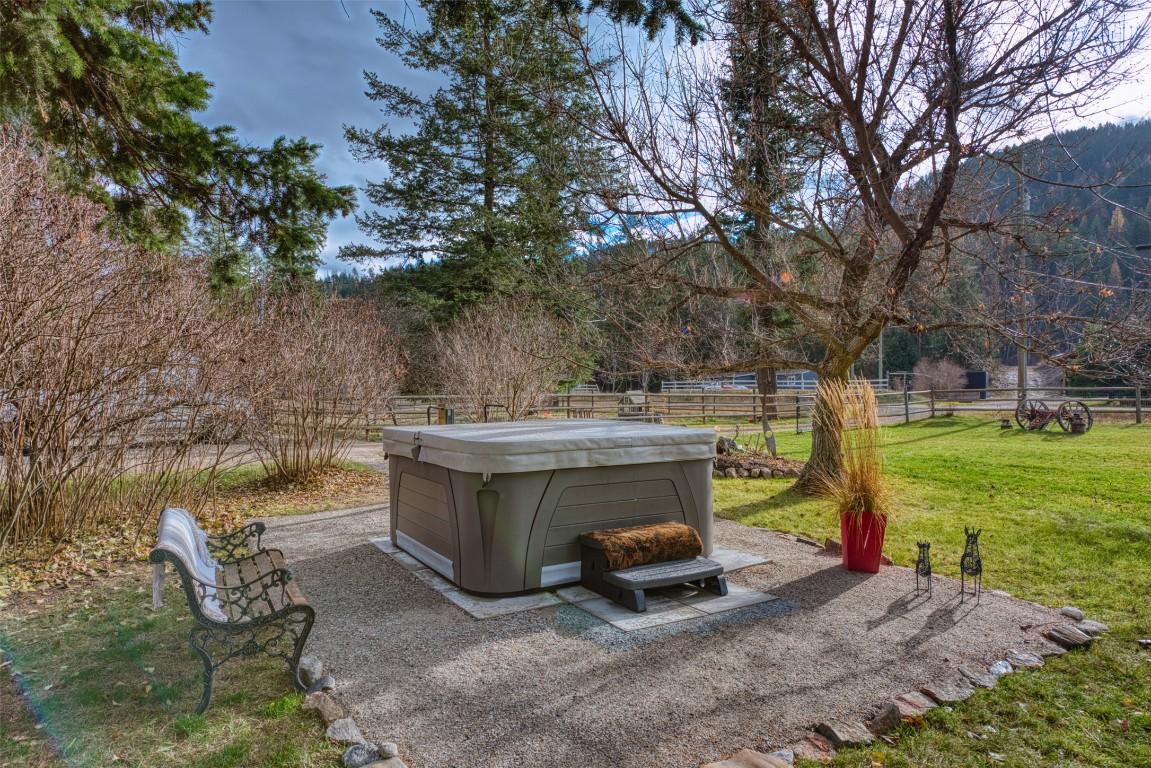 









1385


6

Highway,
Cherryville,




BC
V0E 2G1

