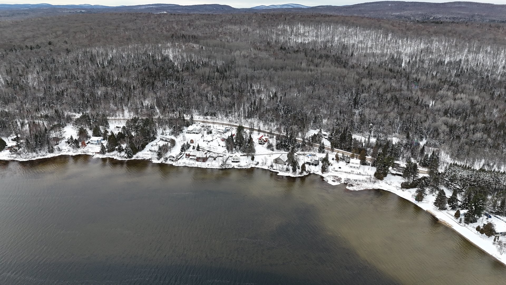 









3700


Ch. du Tour-du-Lac

,
Nominingue,




QC
J0W1R0

