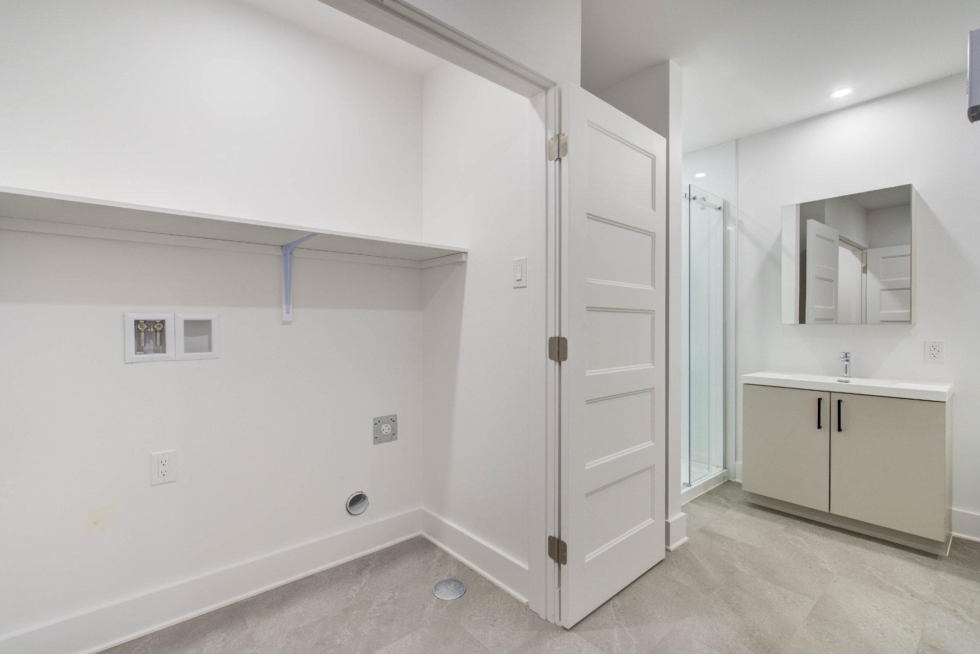 









400


Av. Barron

, 2,
Lachute,




QC
J8H4L6

