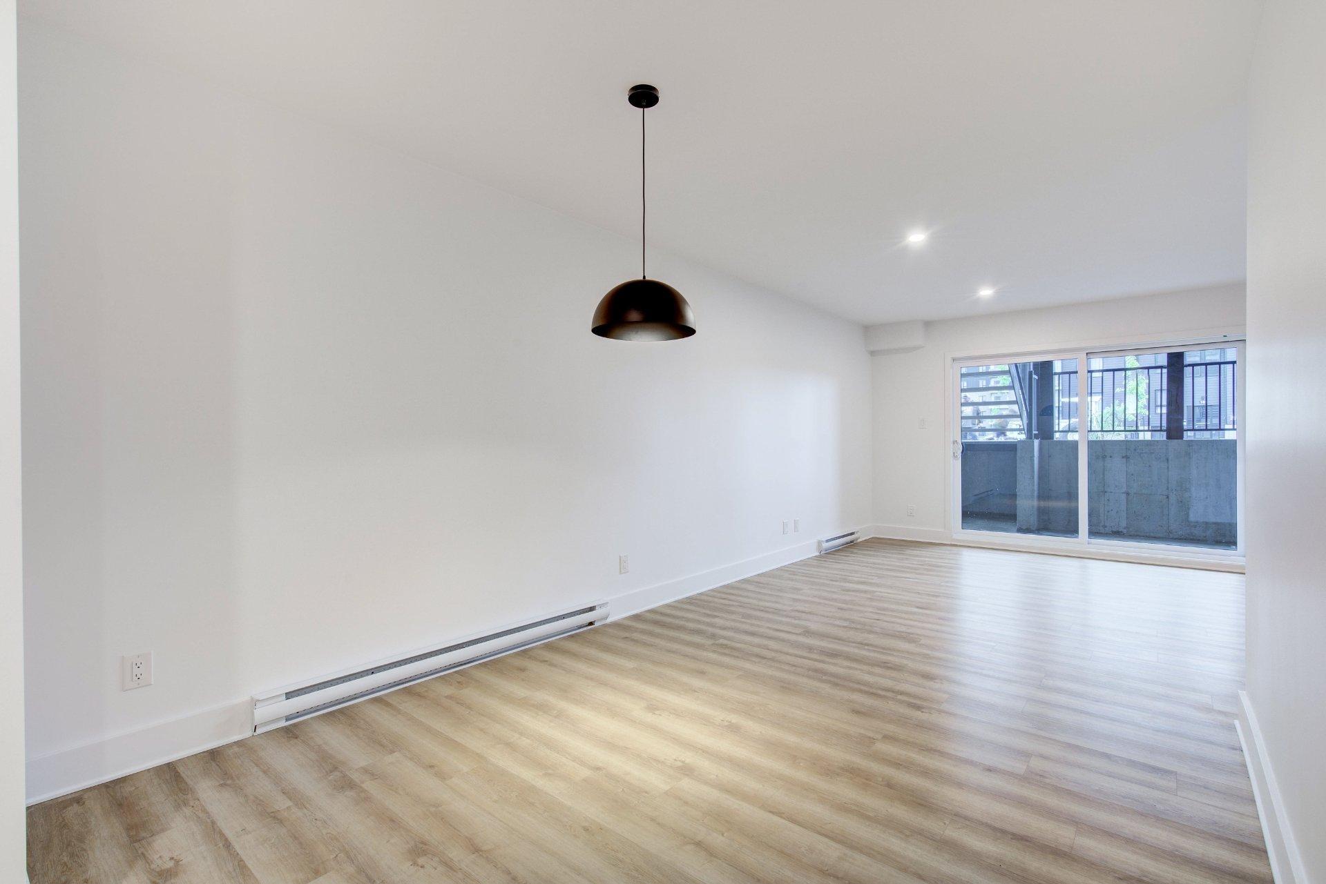 









400


Av. Barron

, 2,
Lachute,




QC
J8H4L6

