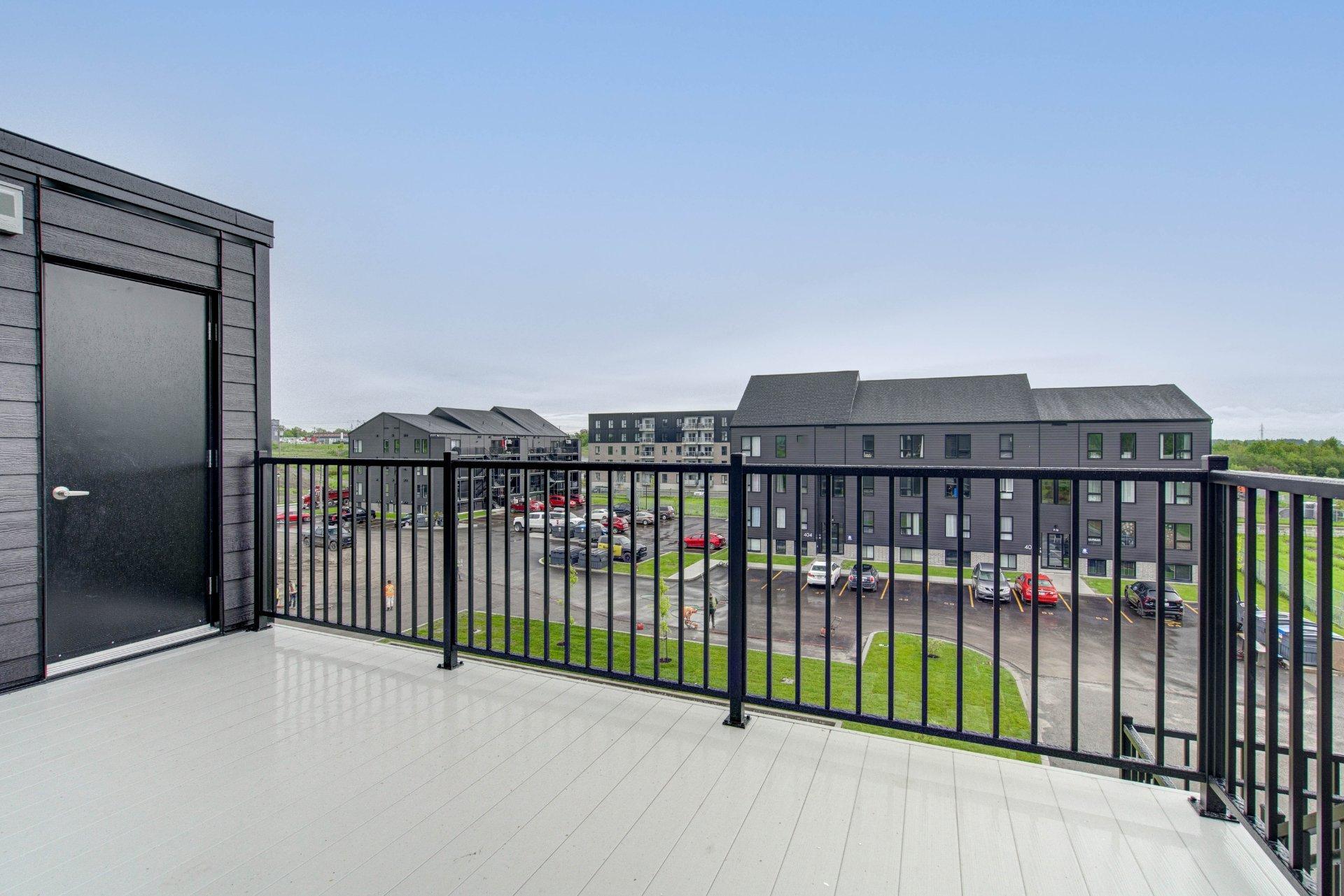 









400


Av. Barron

, 13,
Lachute,




QC
J8H4L6

