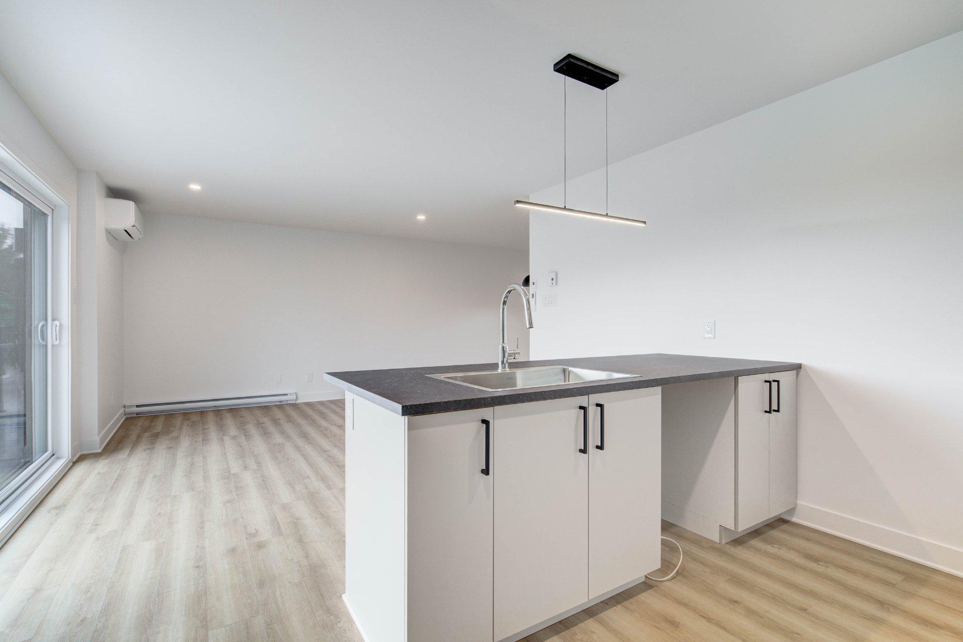 









400


Av. Barron

, 13,
Lachute,




QC
J8H4L6

