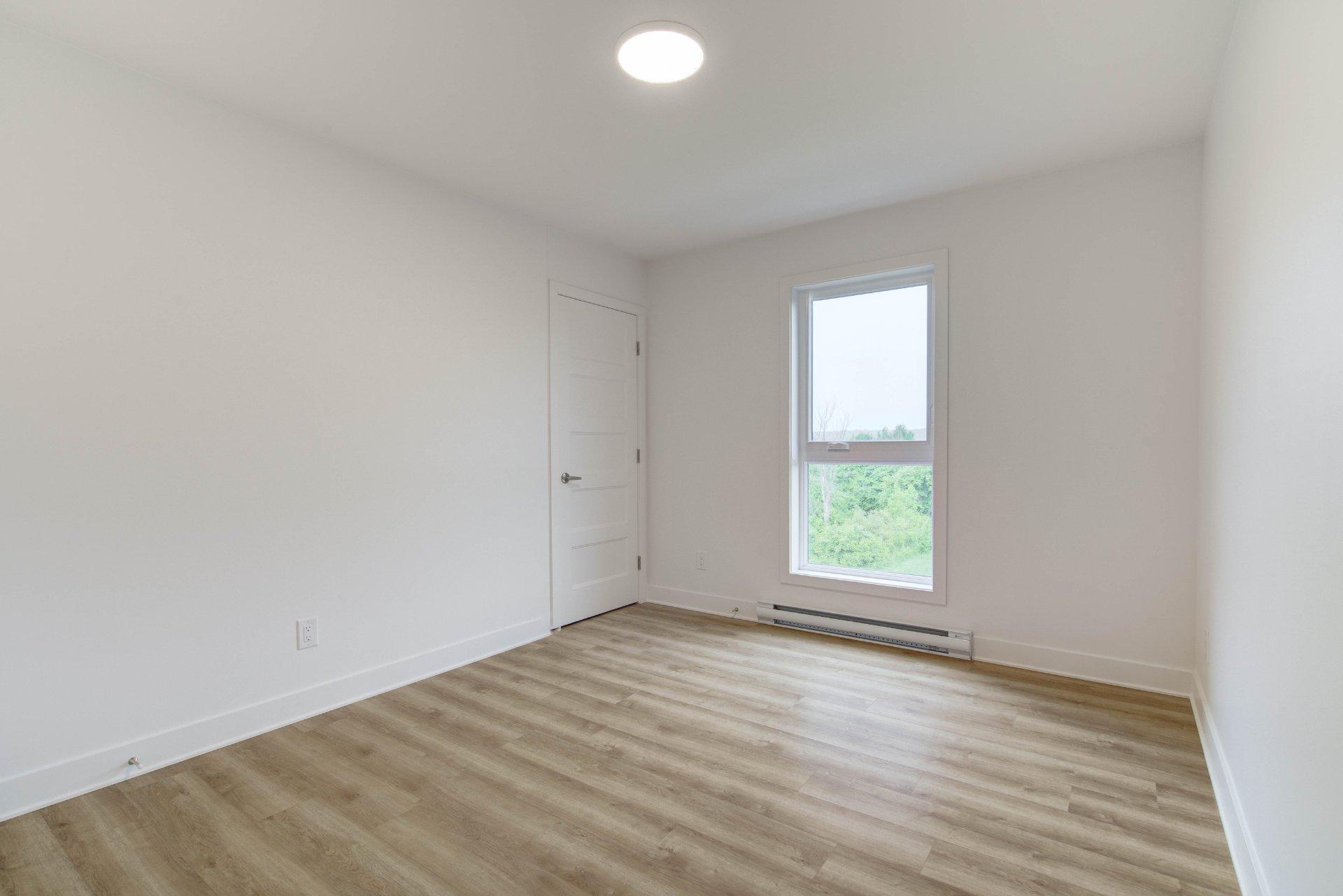 









400


Av. Barron

, 13,
Lachute,




QC
J8H4L6

