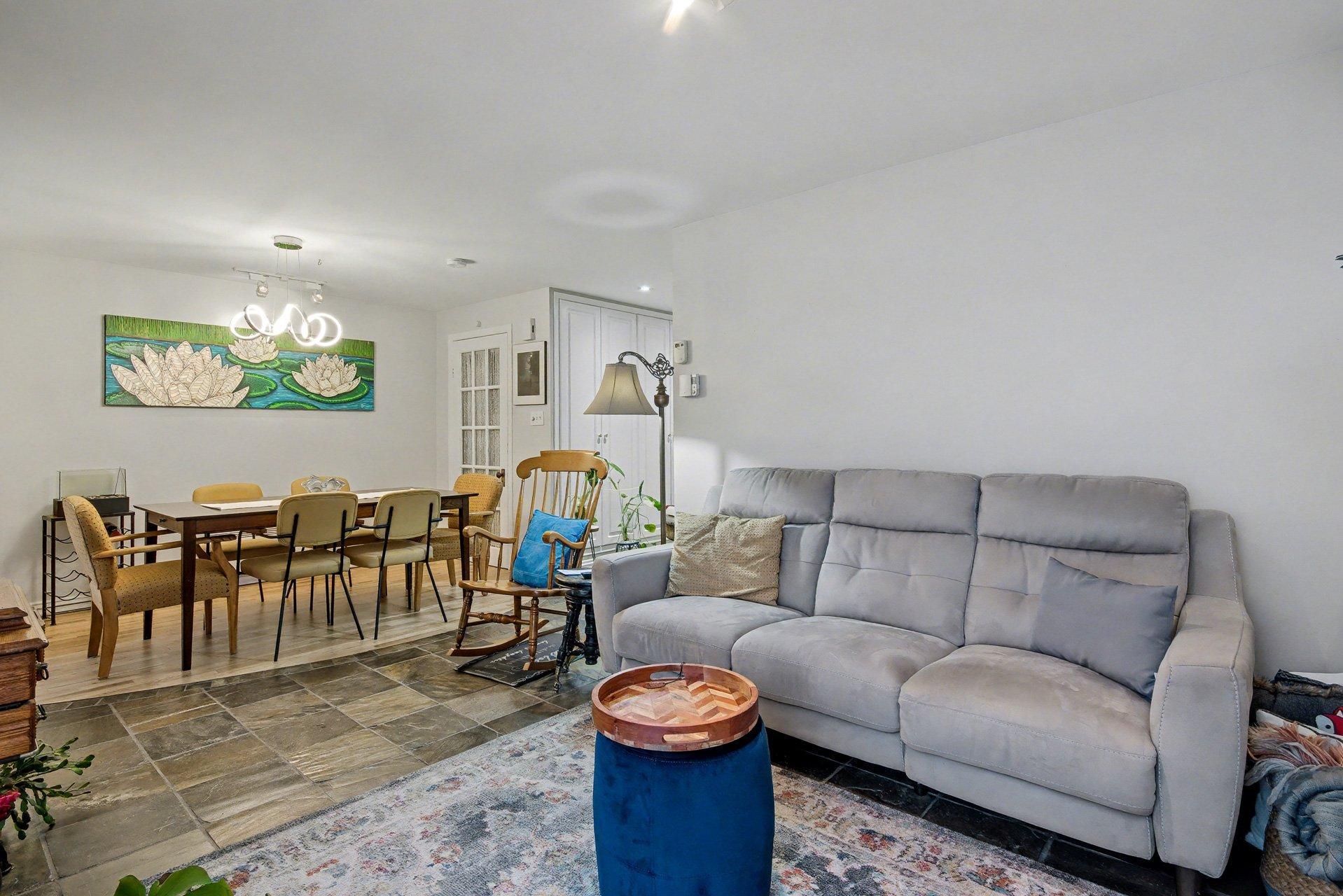 









104

 - 106A


Rue Notre-Dame

,
Saint-Jean-sur-Richelieu,




QC
J3B6M6

