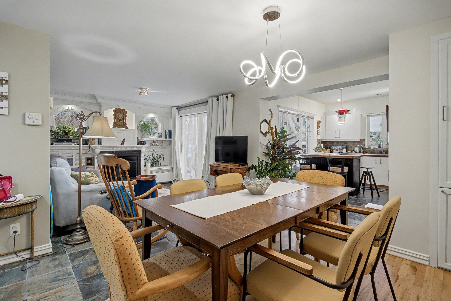 









104

 - 106A


Rue Notre-Dame

,
Saint-Jean-sur-Richelieu,




QC
J3B6M6

