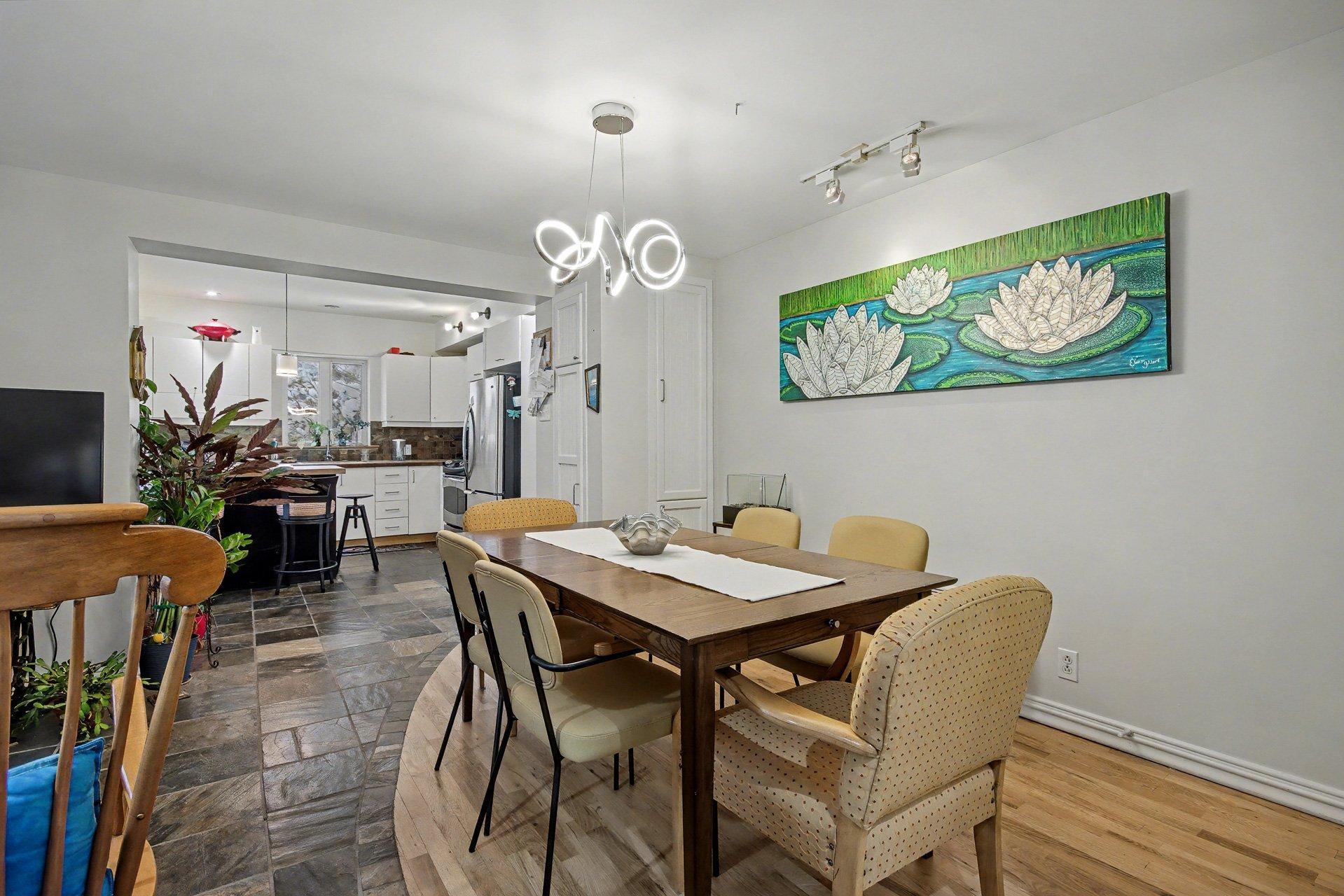 









104

 - 106A


Rue Notre-Dame

,
Saint-Jean-sur-Richelieu,




QC
J3B6M6

