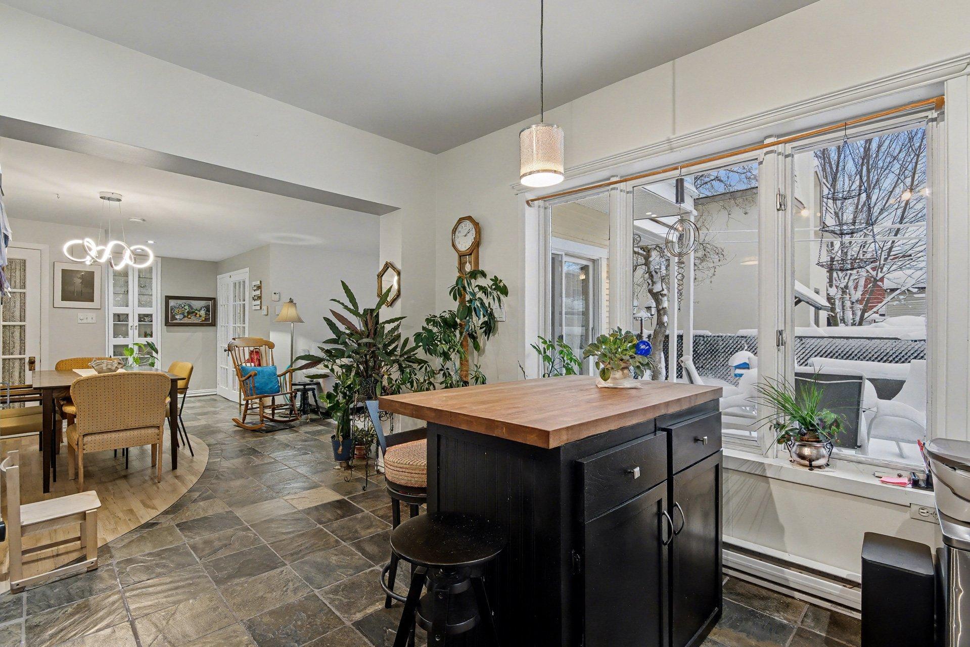 









104

 - 106A


Rue Notre-Dame

,
Saint-Jean-sur-Richelieu,




QC
J3B6M6

