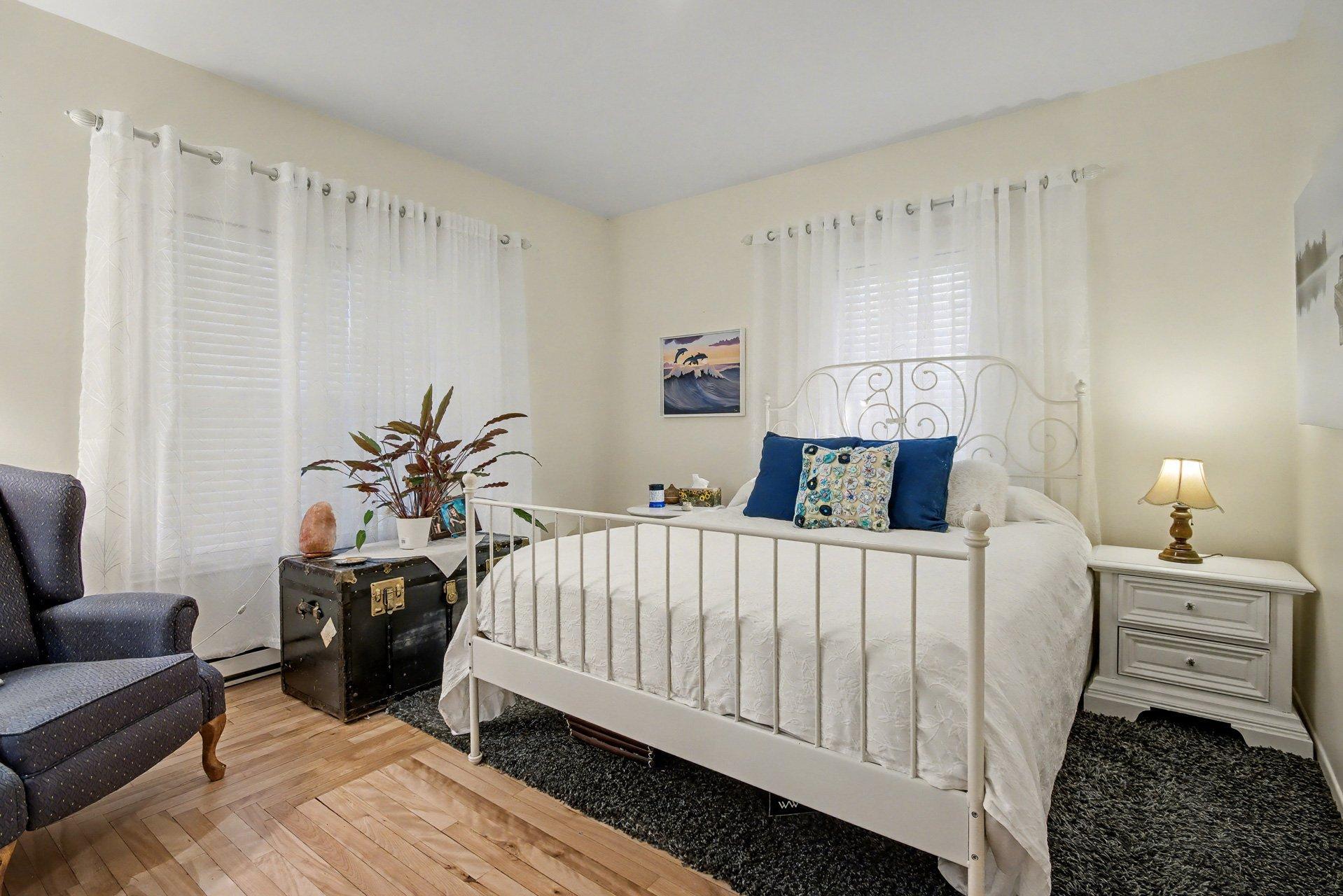 









104

 - 106A


Rue Notre-Dame

,
Saint-Jean-sur-Richelieu,




QC
J3B6M6

