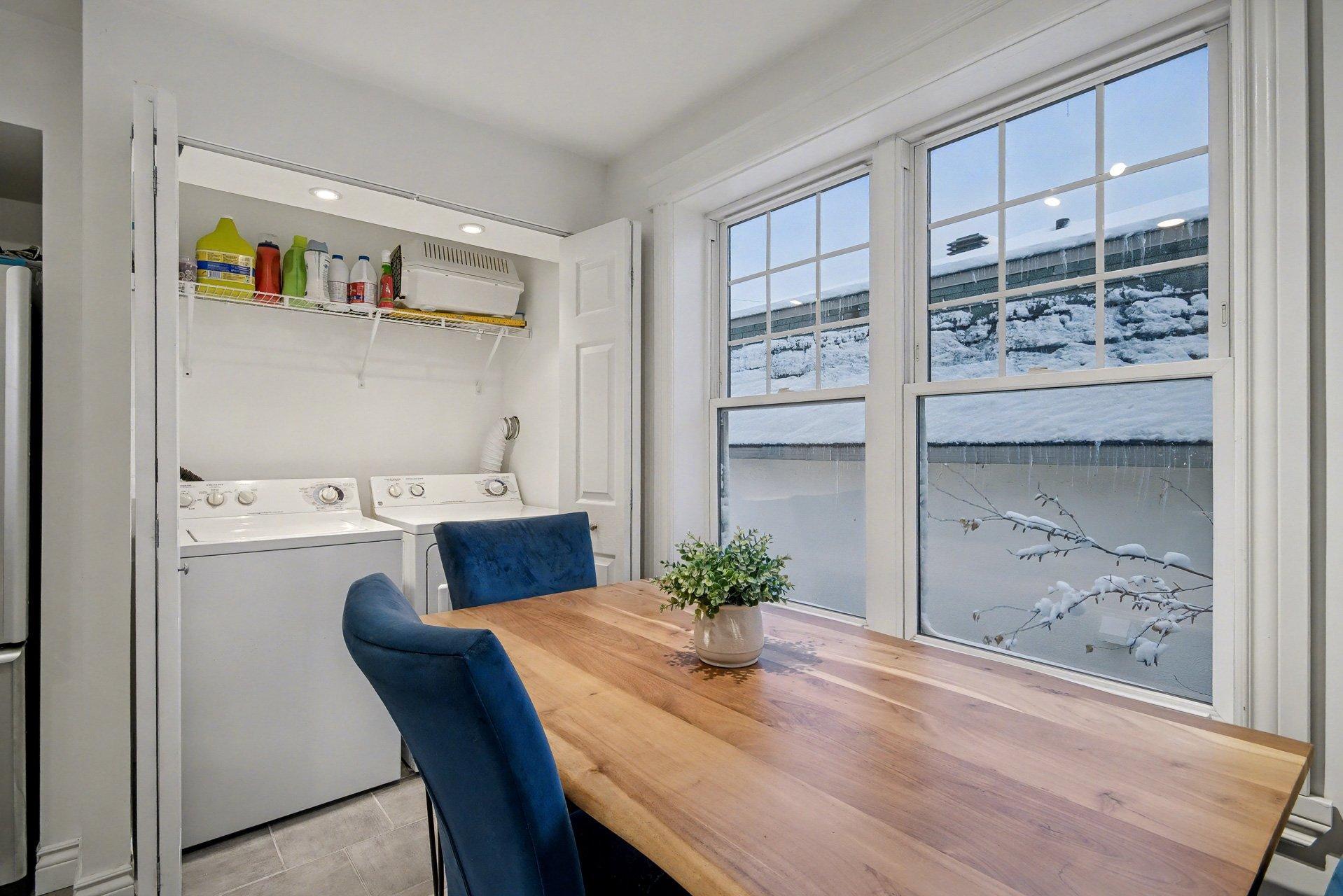 









104

 - 106A


Rue Notre-Dame

,
Saint-Jean-sur-Richelieu,




QC
J3B6M6

