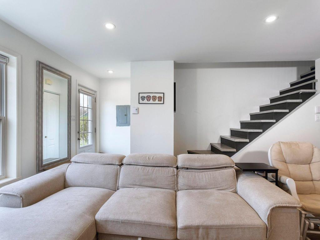 









325


Rue Chénier

,
Magog,




QC
J1X6H3

