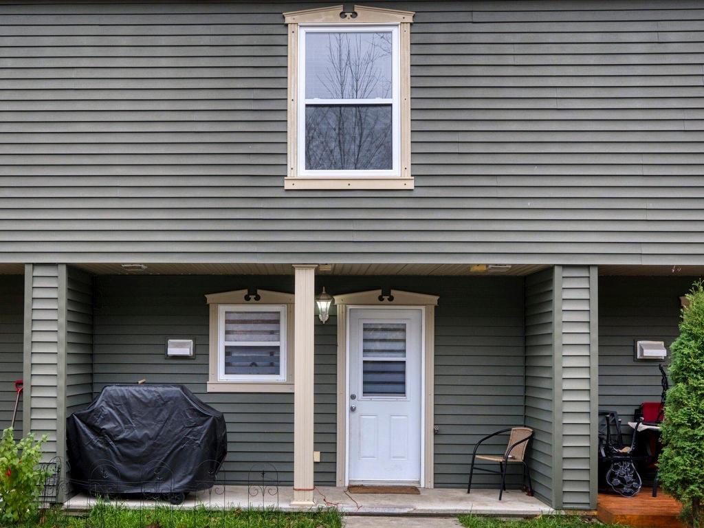 









325


Rue Chénier

,
Magog,




QC
J1X6H3

