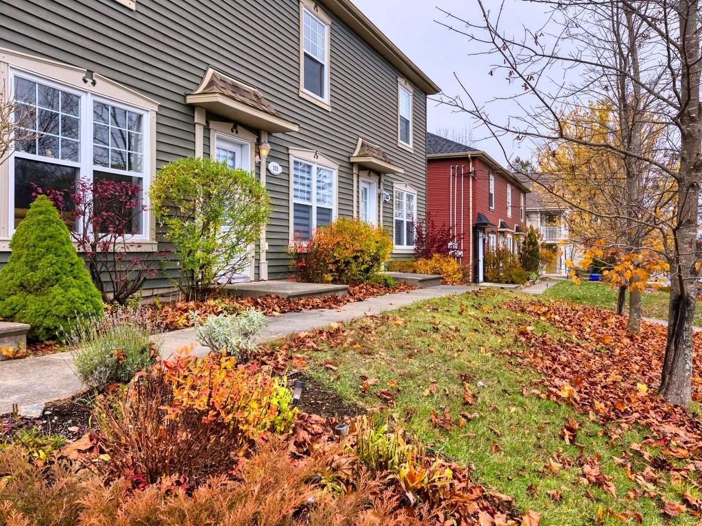 









325


Rue Chénier

,
Magog,




QC
J1X6H3

