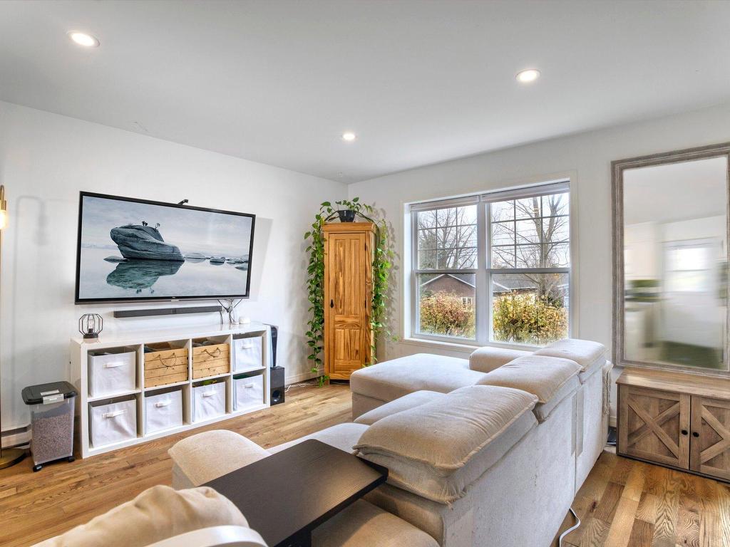 









325


Rue Chénier

,
Magog,




QC
J1X6H3

