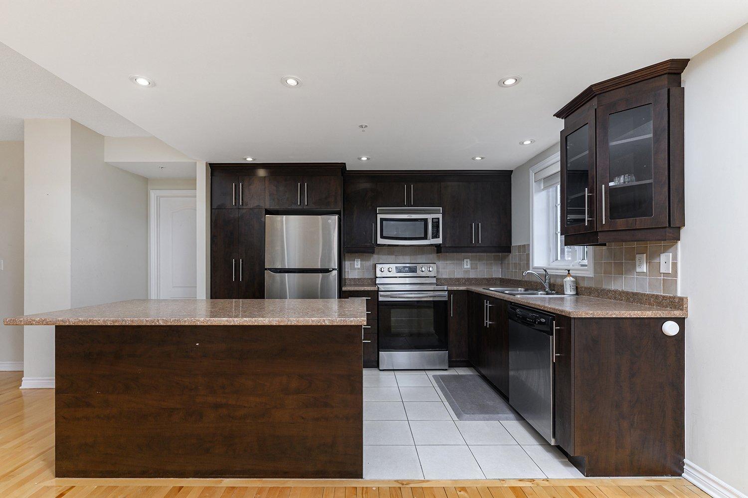 









3095


Av. Ernest-Hemingway

, 206,
Montréal (Saint-Laurent),




QC
H4R0A6

