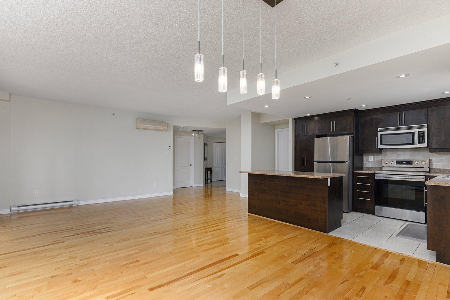 









3095


Av. Ernest-Hemingway

, 206,
Montréal (Saint-Laurent),




QC
H4R0A6

