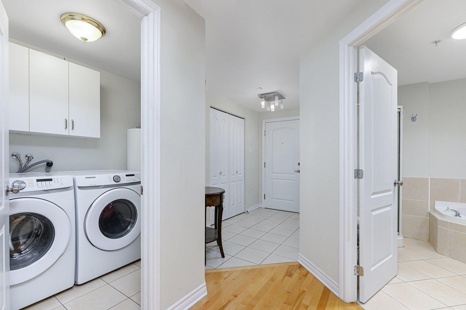 









3095


Av. Ernest-Hemingway

, 206,
Montréal (Saint-Laurent),




QC
H4R0A6

