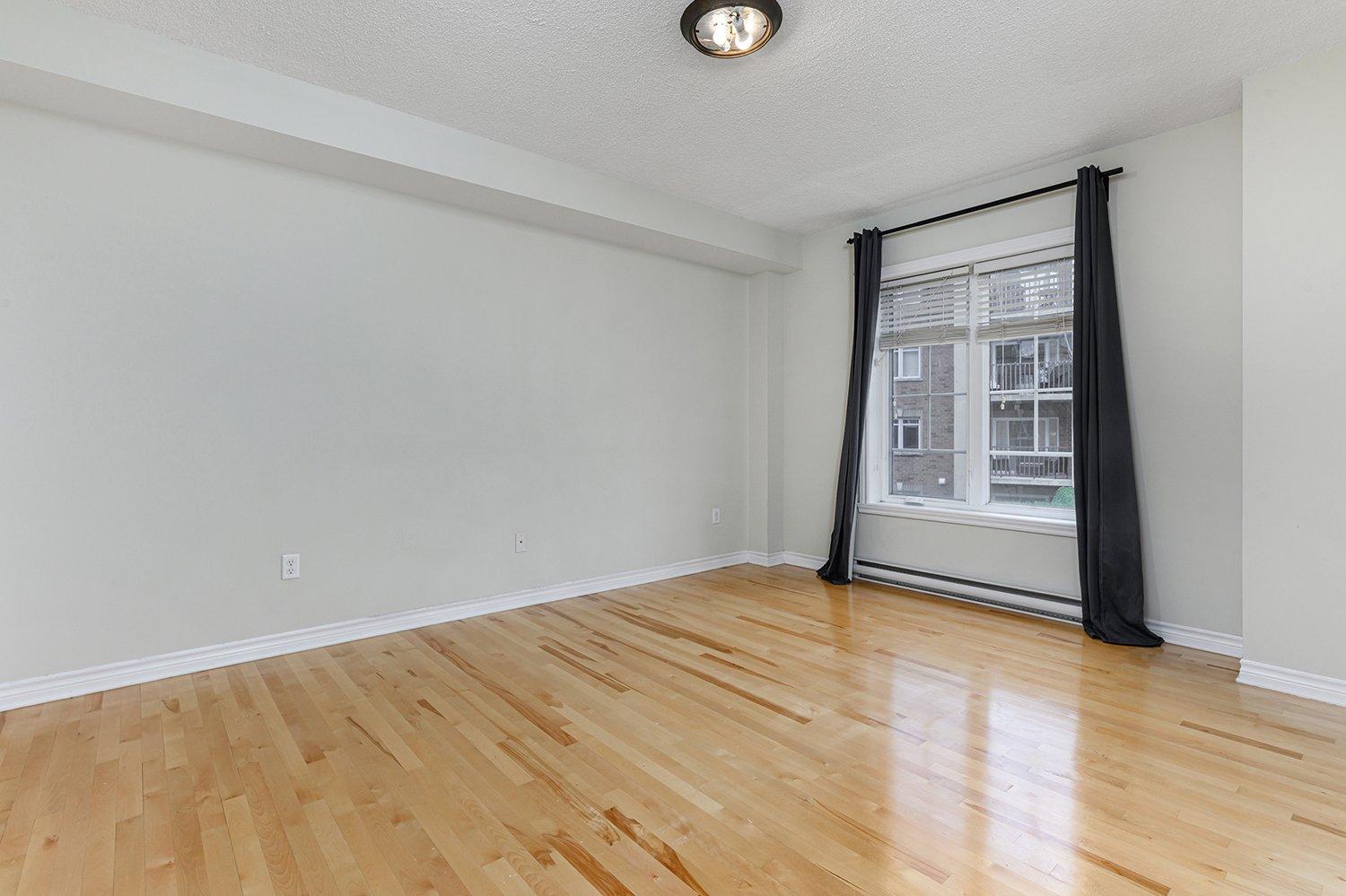 









3095


Av. Ernest-Hemingway

, 206,
Montréal (Saint-Laurent),




QC
H4R0A6

