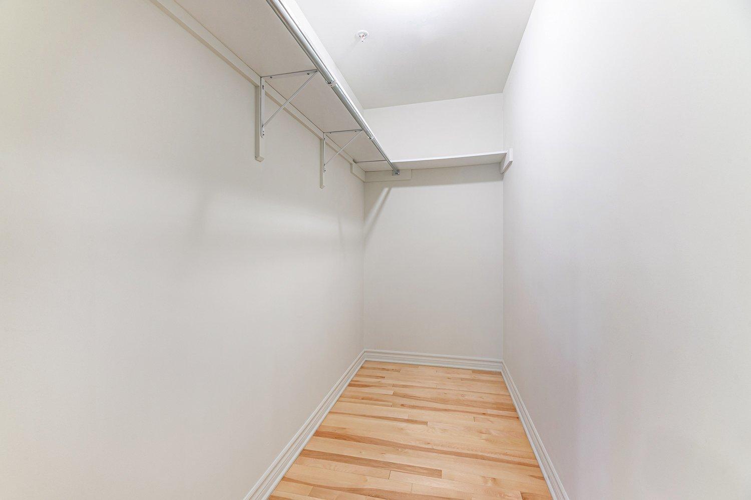 









3095


Av. Ernest-Hemingway

, 206,
Montréal (Saint-Laurent),




QC
H4R0A6

