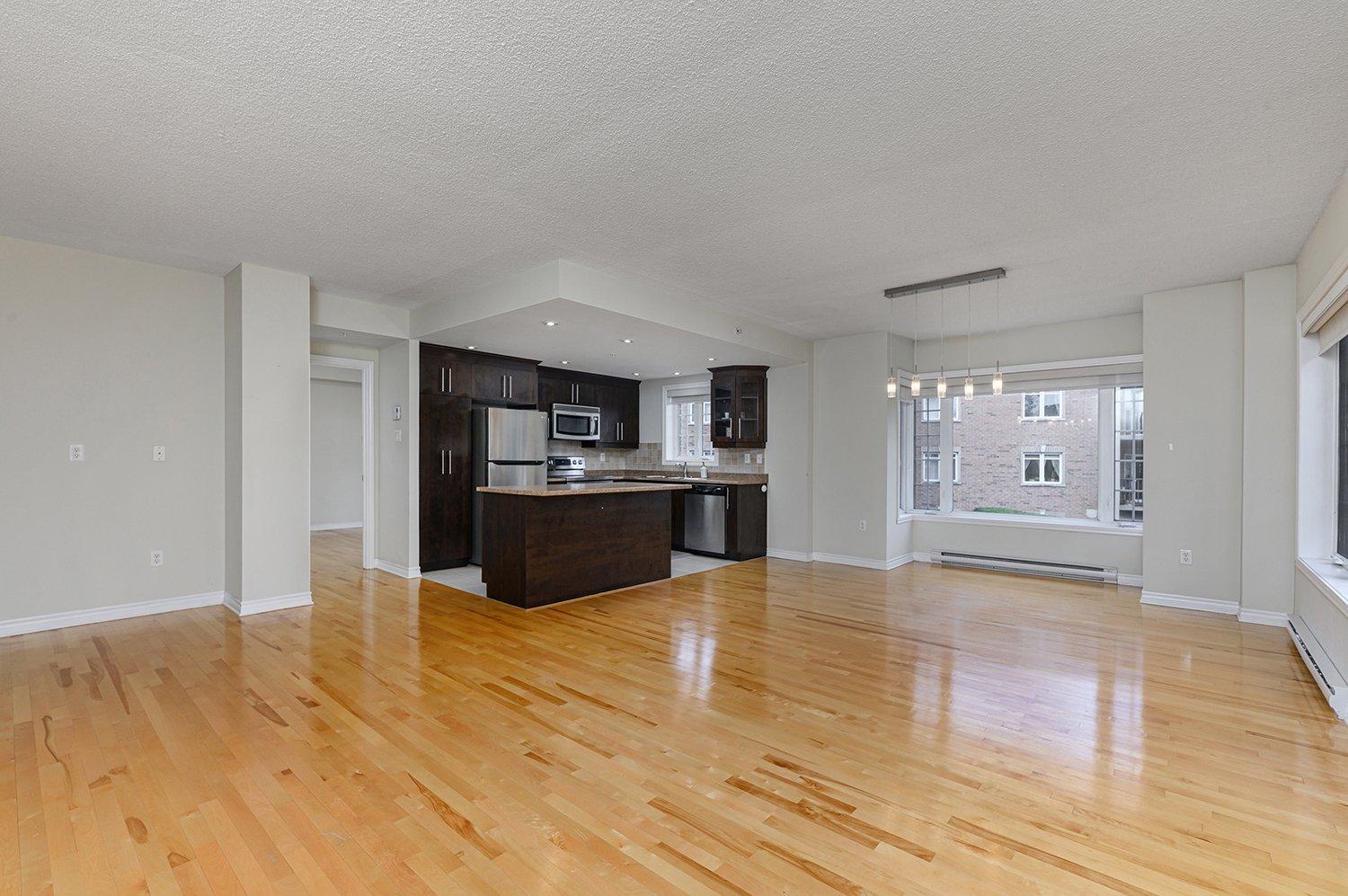 









3095


Av. Ernest-Hemingway

, 206,
Montréal (Saint-Laurent),




QC
H4R0A6

