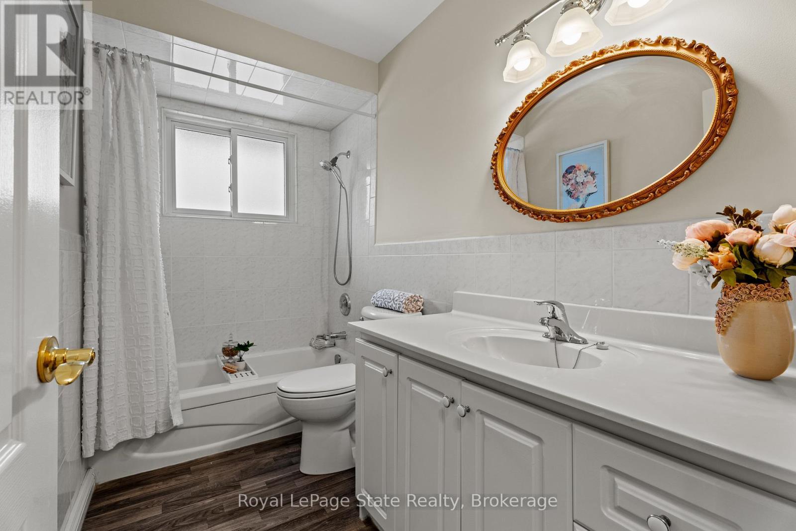 












50 GRAYSTONE DRIVE

,
Hamilton (Gilkson),




Ontario
L9C4R8

