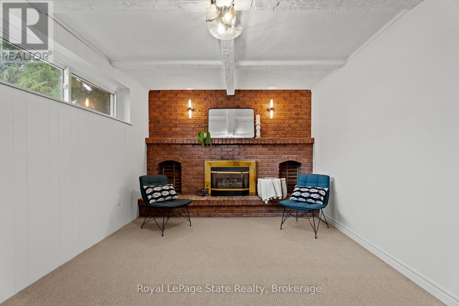 












50 GRAYSTONE DRIVE

,
Hamilton (Gilkson),




Ontario
L9C4R8

