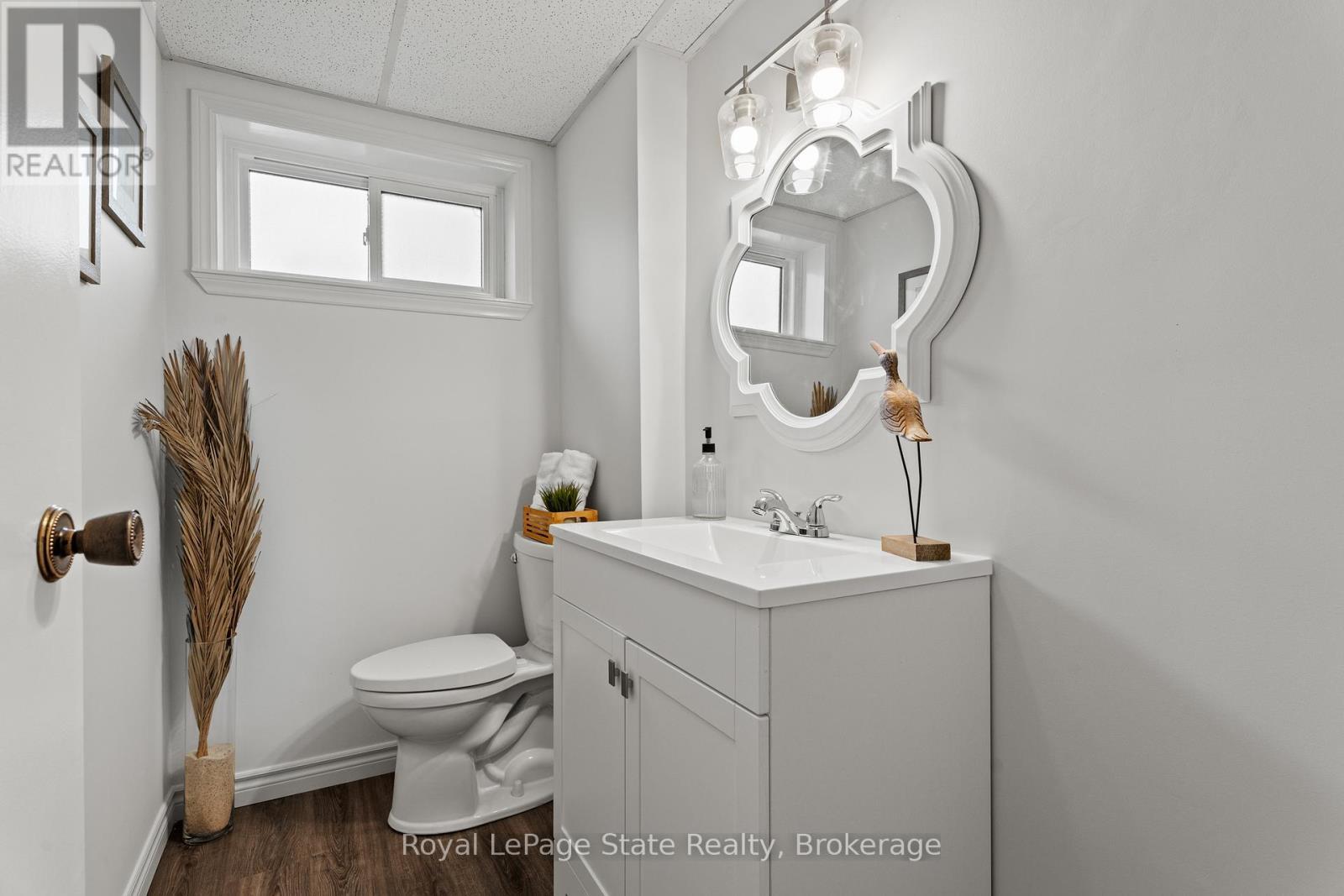 












50 GRAYSTONE DRIVE

,
Hamilton (Gilkson),




Ontario
L9C4R8

